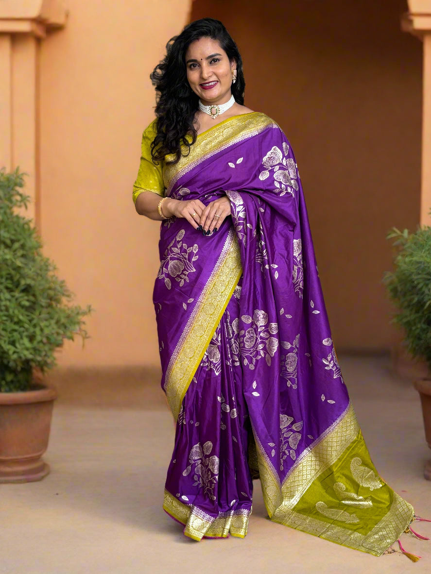 Dola Silk (Floral weaves and Mango Design Pallu)