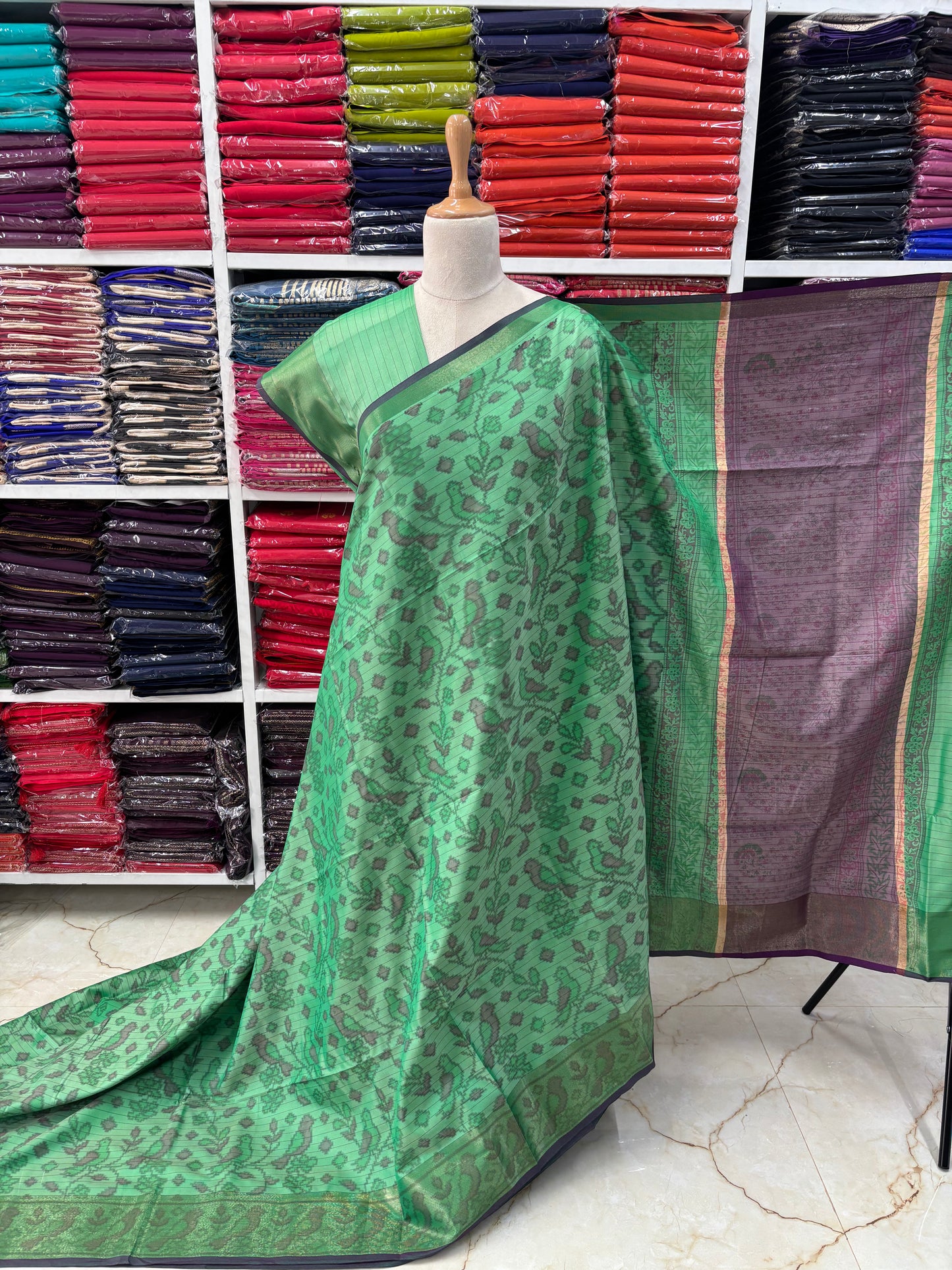 Semi Patola Saree (Pochampally Ikkat Design)
