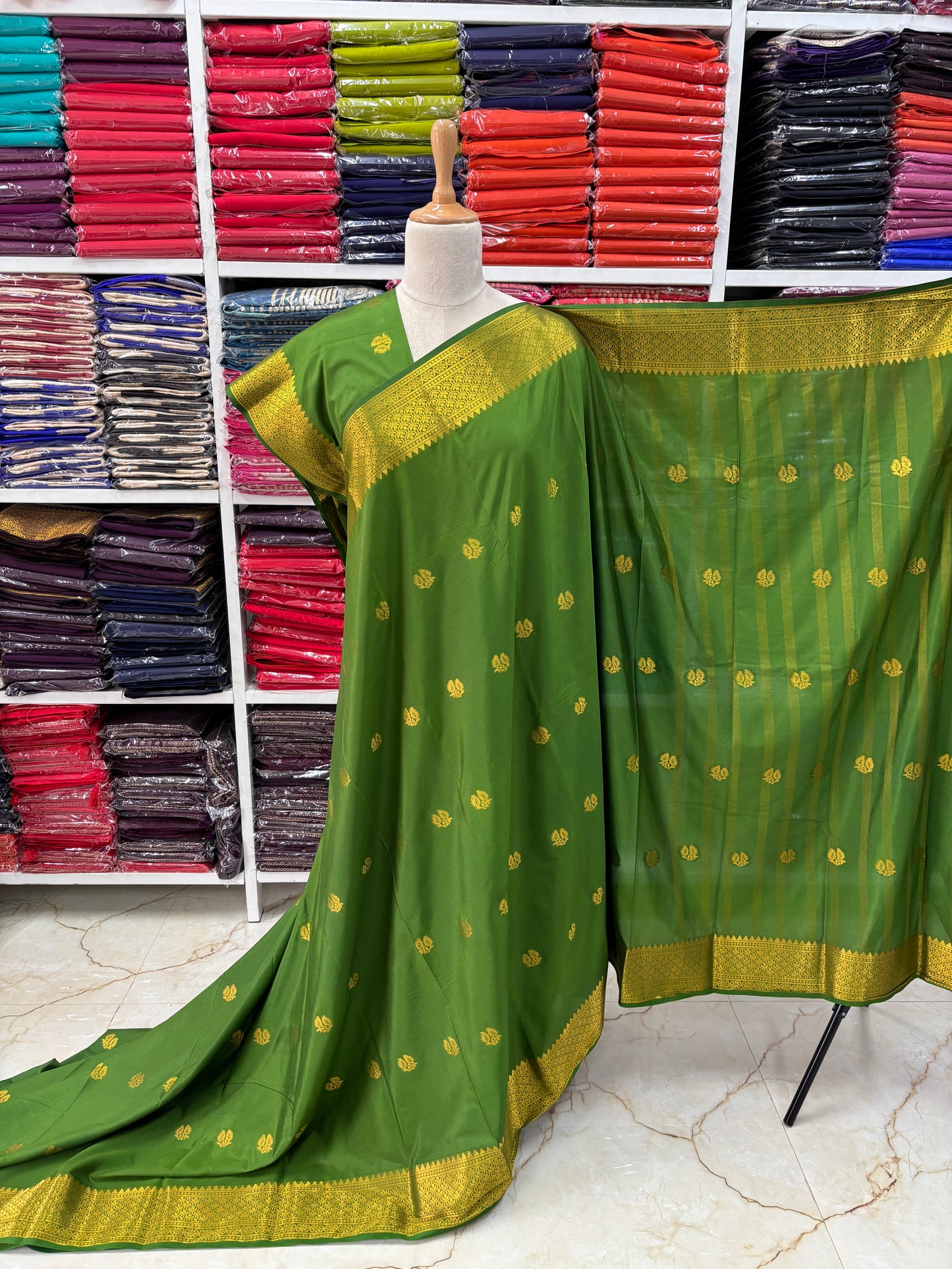 Semi Mysore Crepe (Self, Double Leaf Motifs)