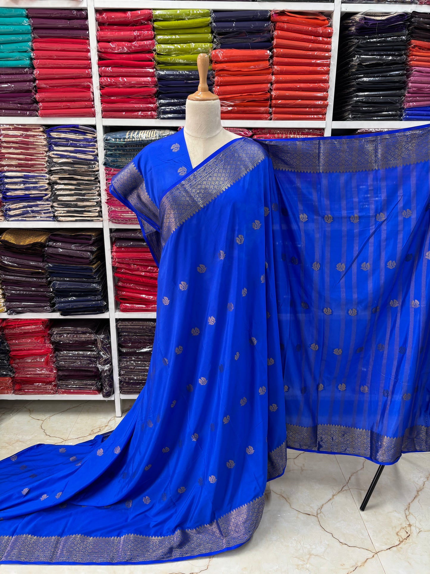 Semi Mysore Crepe (Self, Double Leaf Motifs)