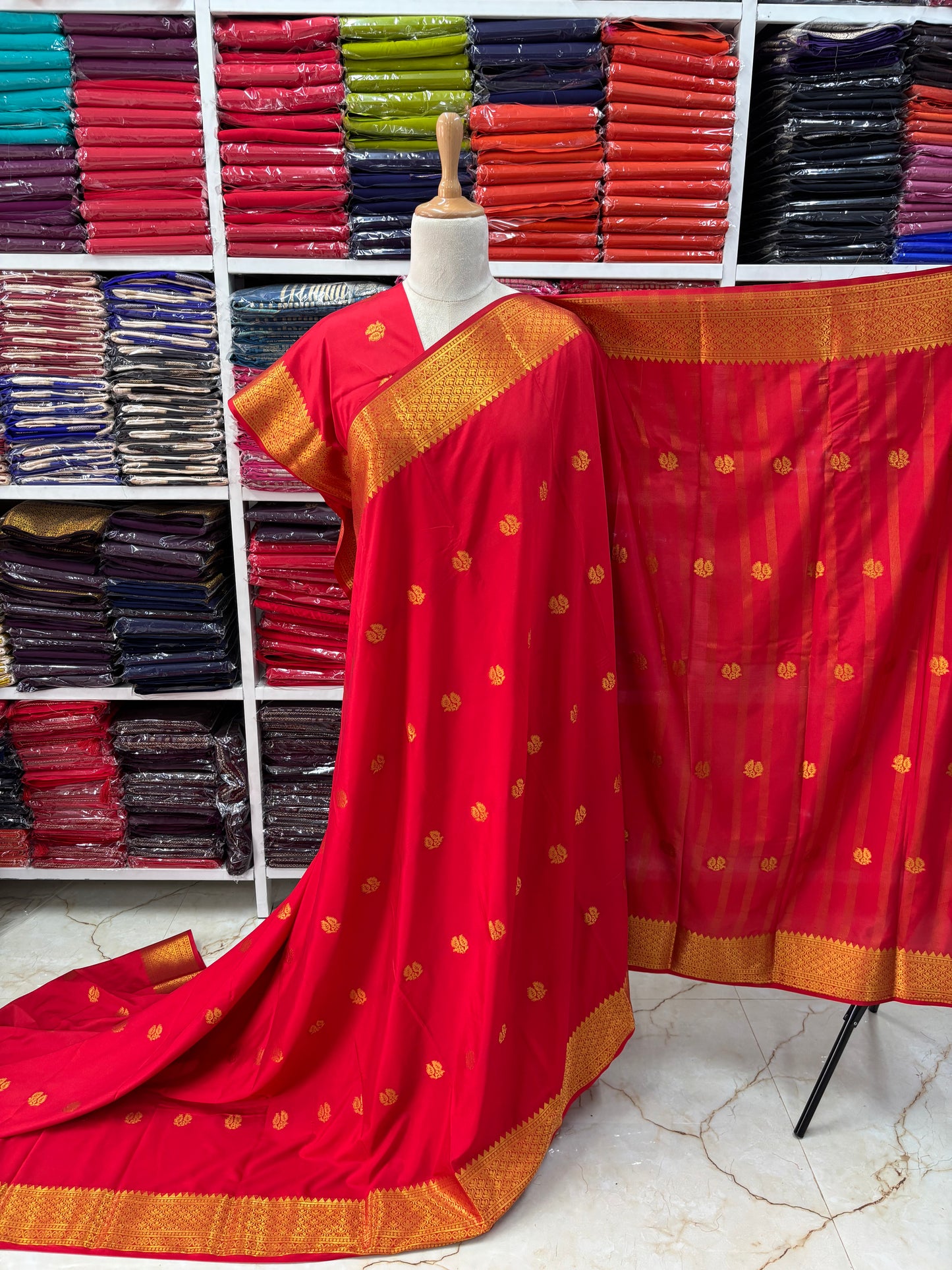 Semi Mysore Crepe (Self, Double Leaf Motifs)