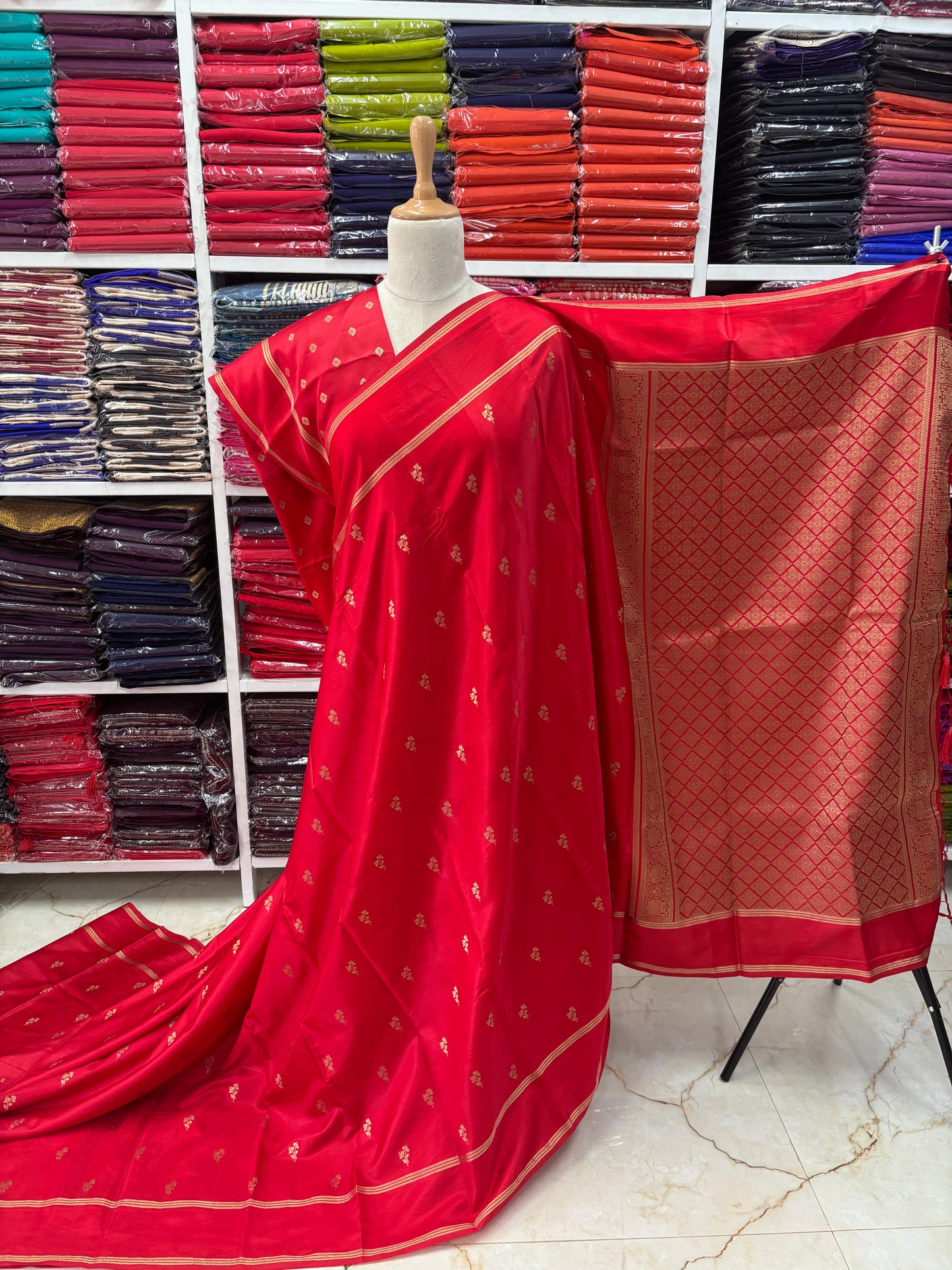 Soft Silk Satin Feel (Small Floral Motifs)