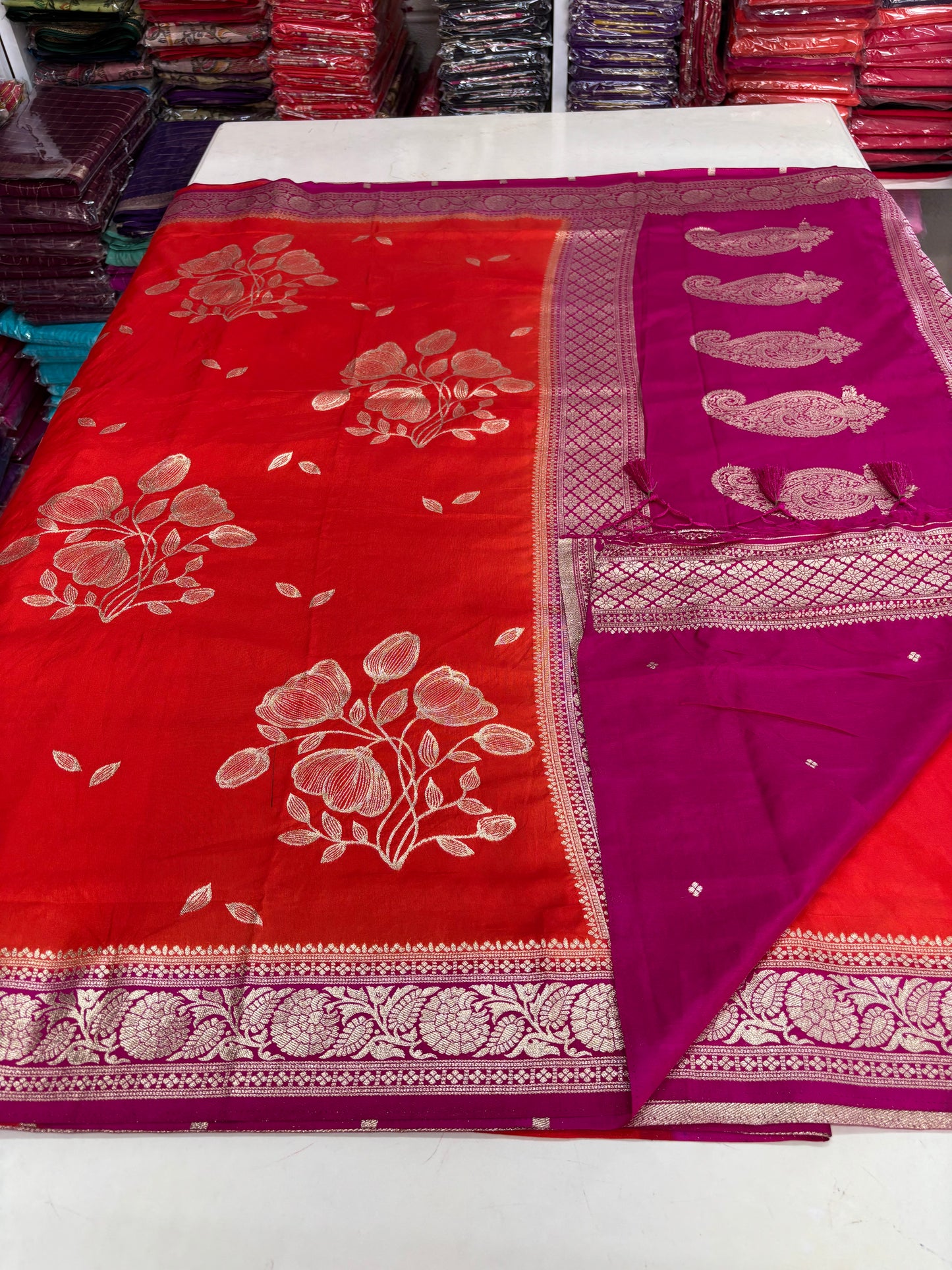 Dola Silk (Floral weaves and Mango Design Pallu)