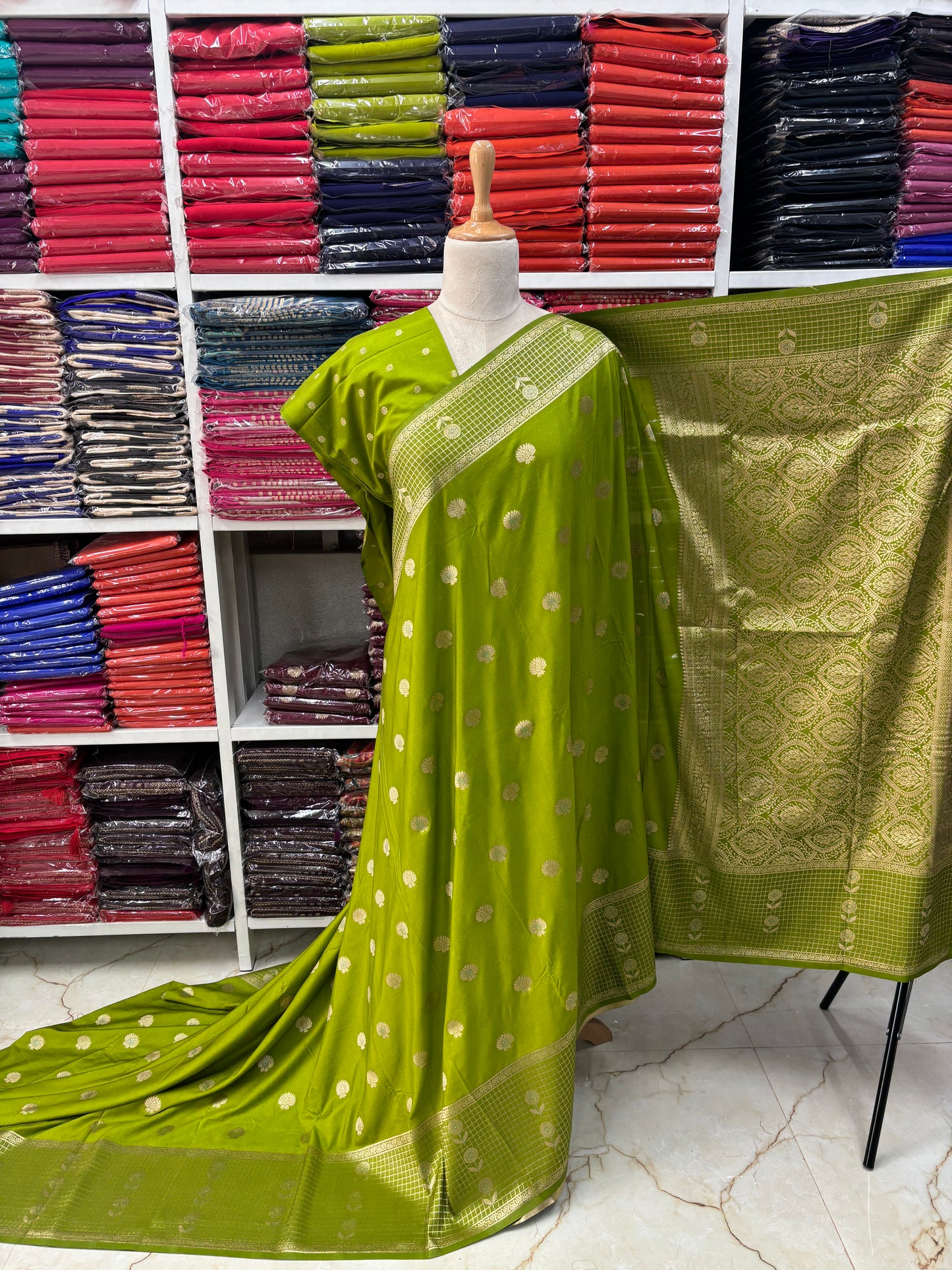 Banarasi Crepe (Floral Motifs and Checks Border)