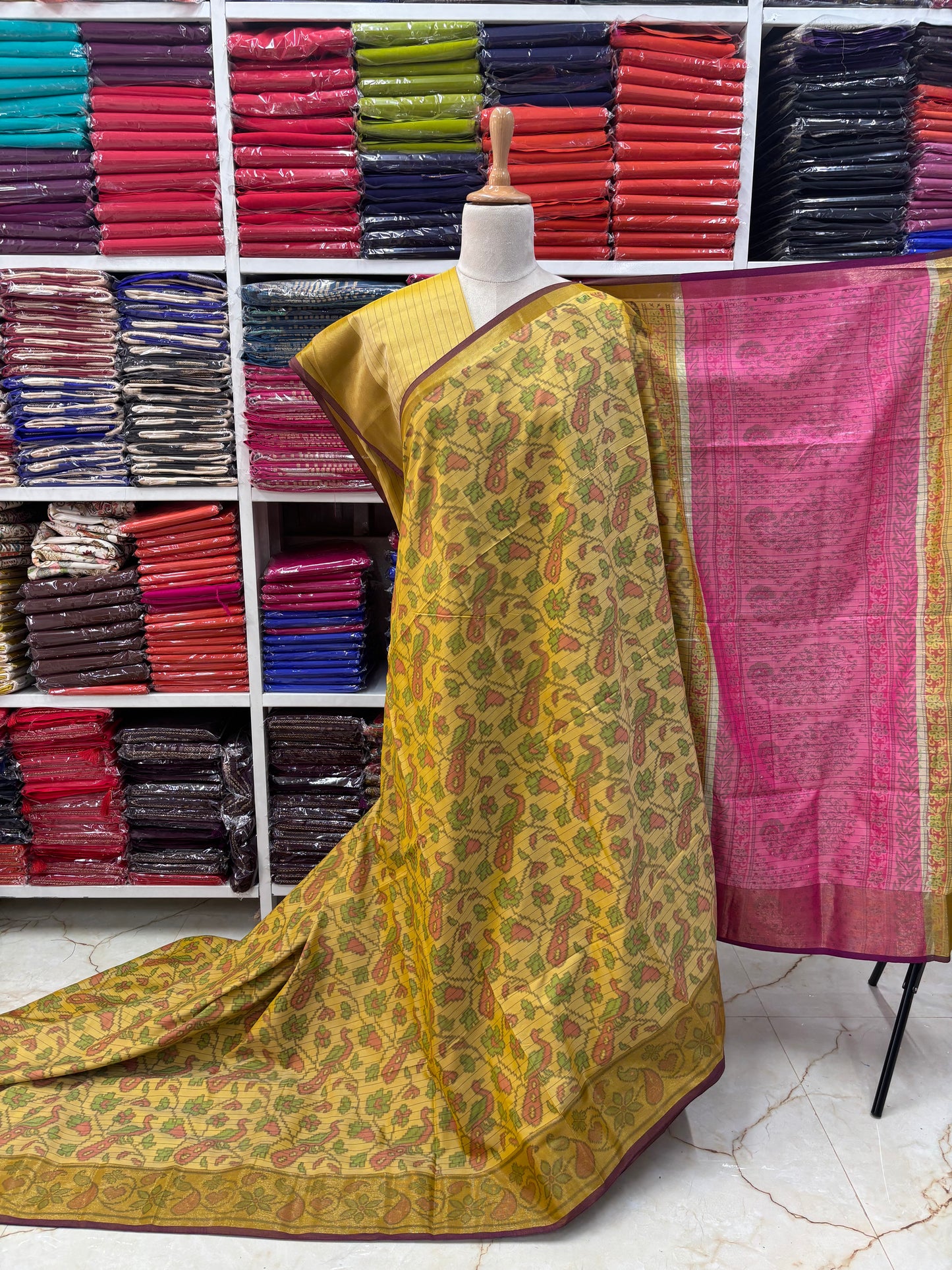 Semi Patola Saree (Pochampally Ikkat Design)