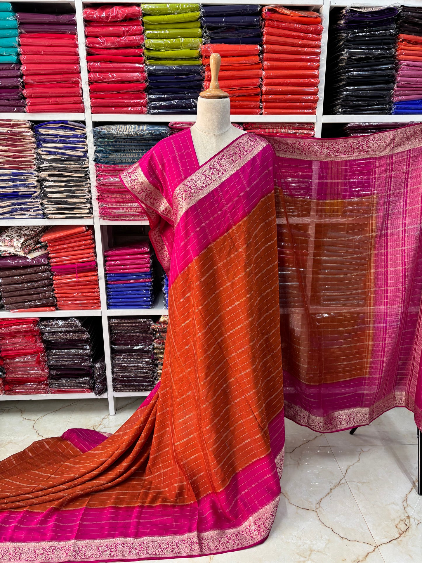 Chinnon Medium Size Ivory Jari Border