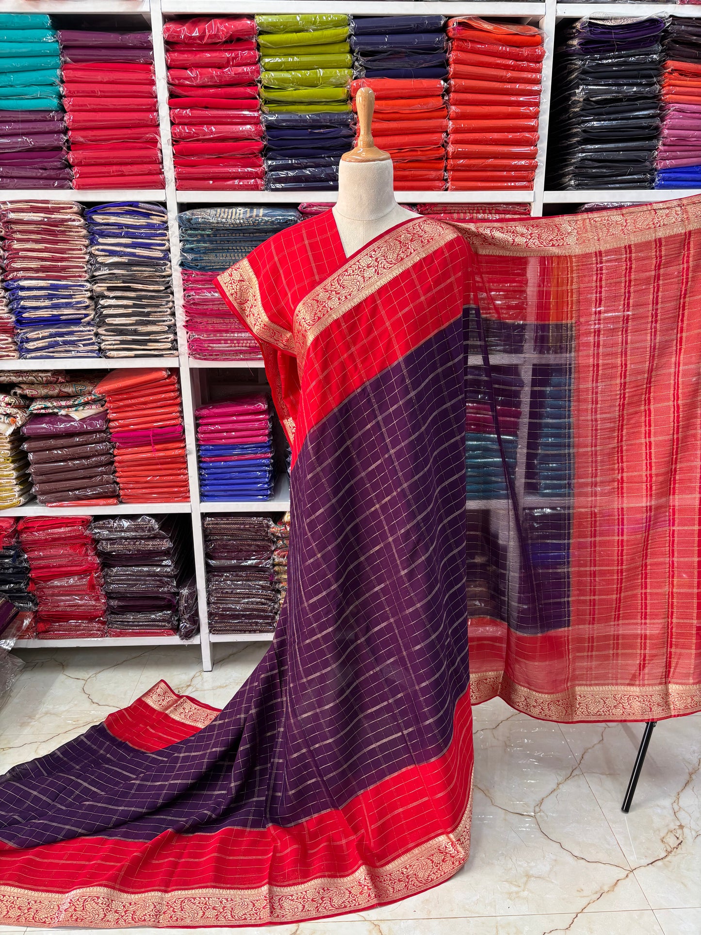 Chinnon Medium Size Ivory Jari Border