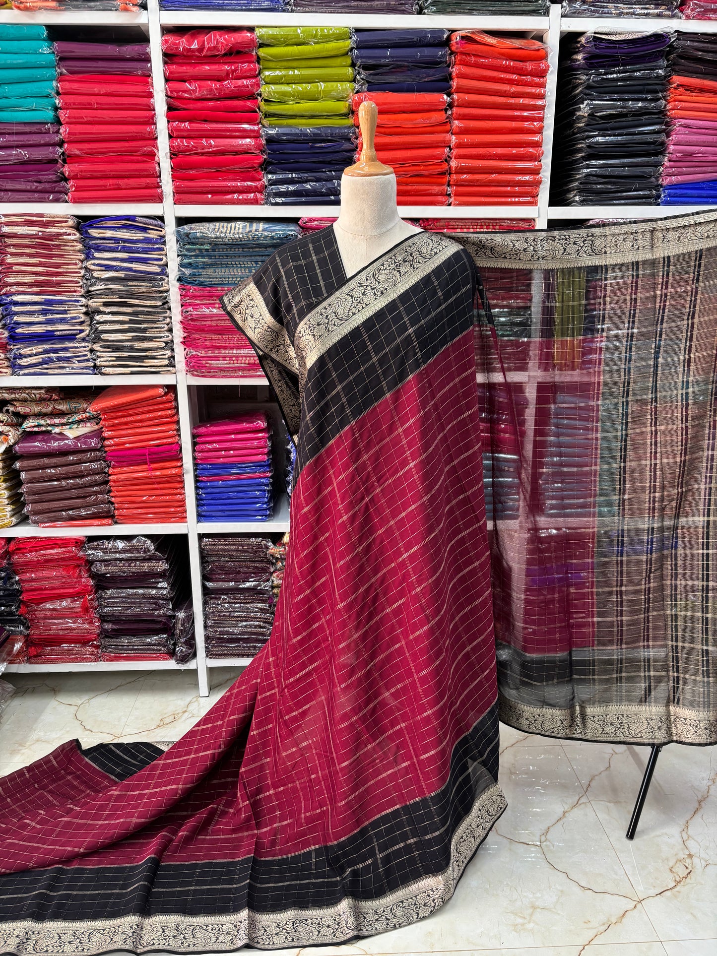 Chinnon Medium Size Ivory Jari Border