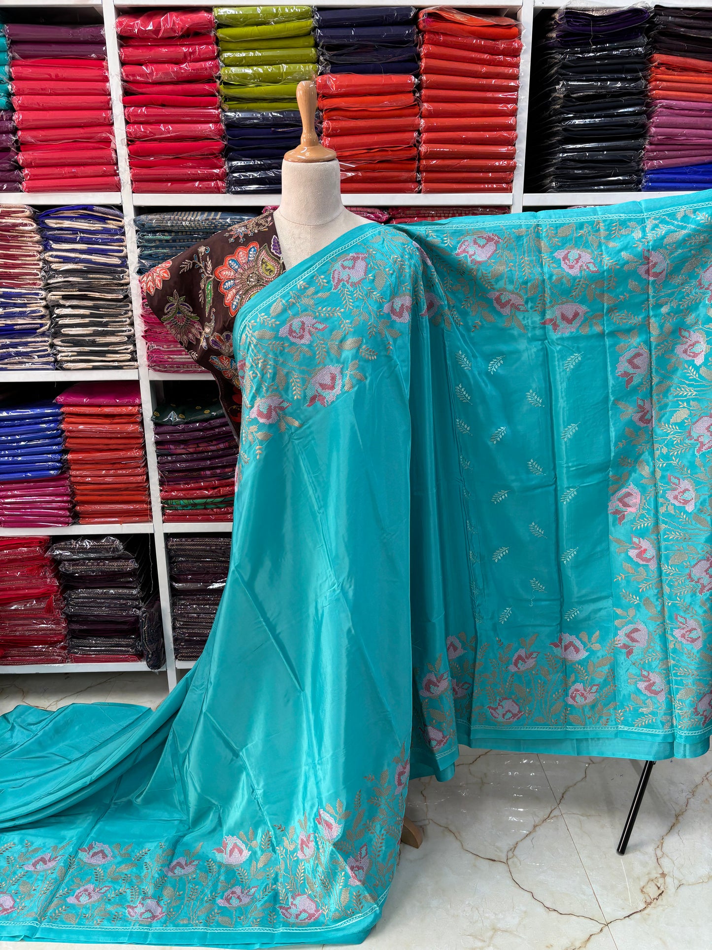 Natural Crepe Saree (Floral Embroidery)