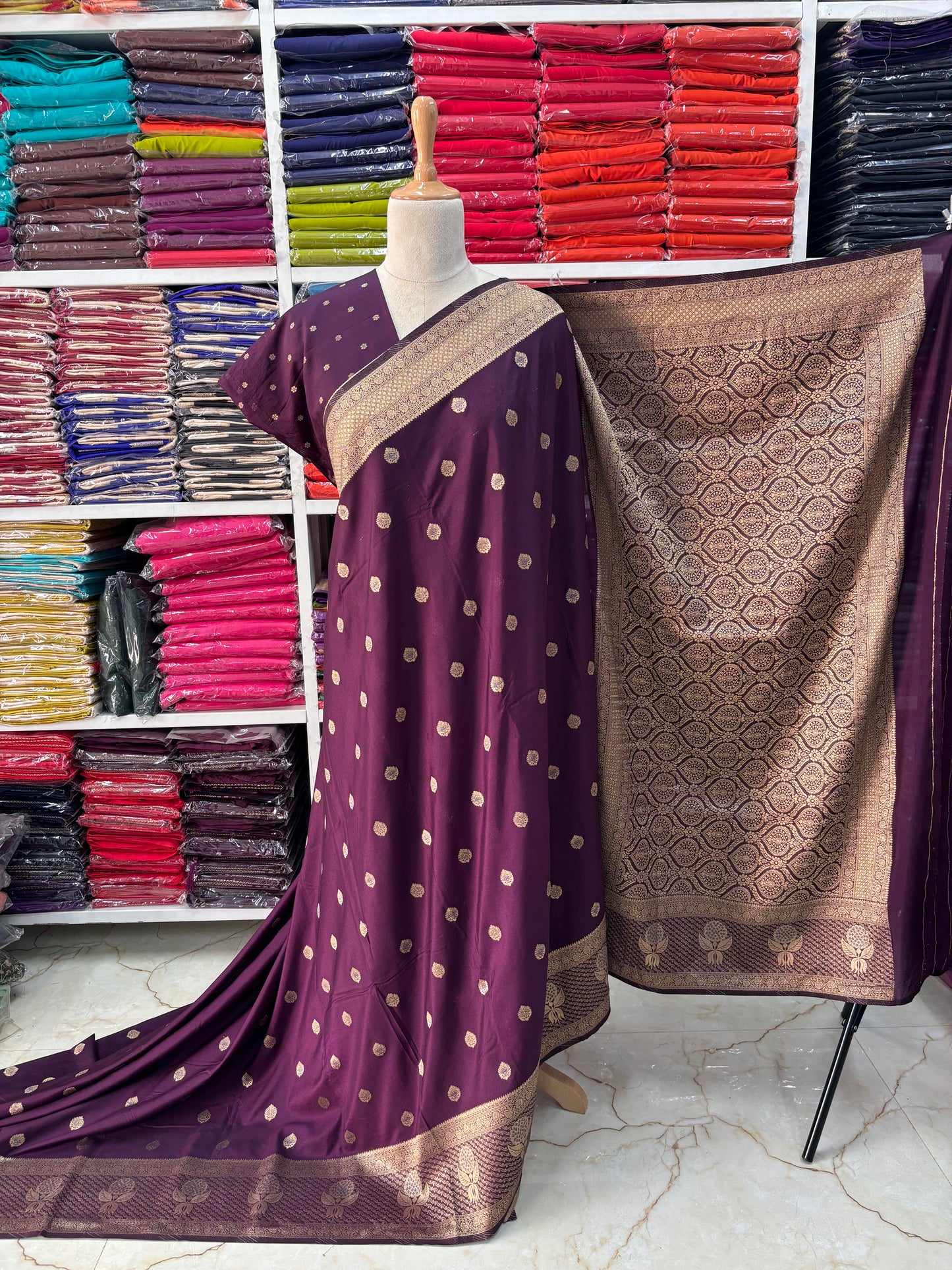 Banarasi Crepe (Floral Border and Grand Pallu)