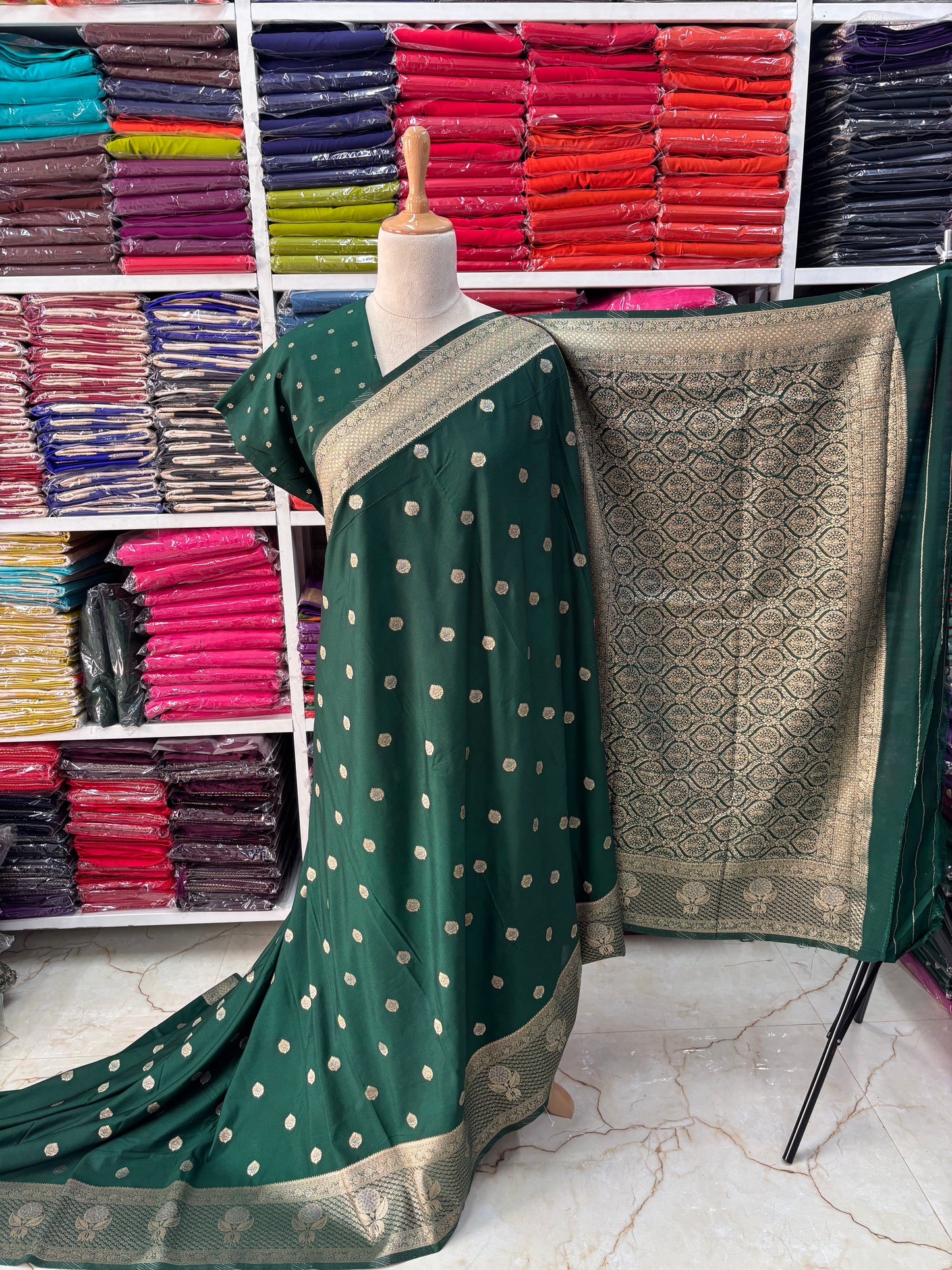 Banarasi Crepe (Floral Border and Grand Pallu)