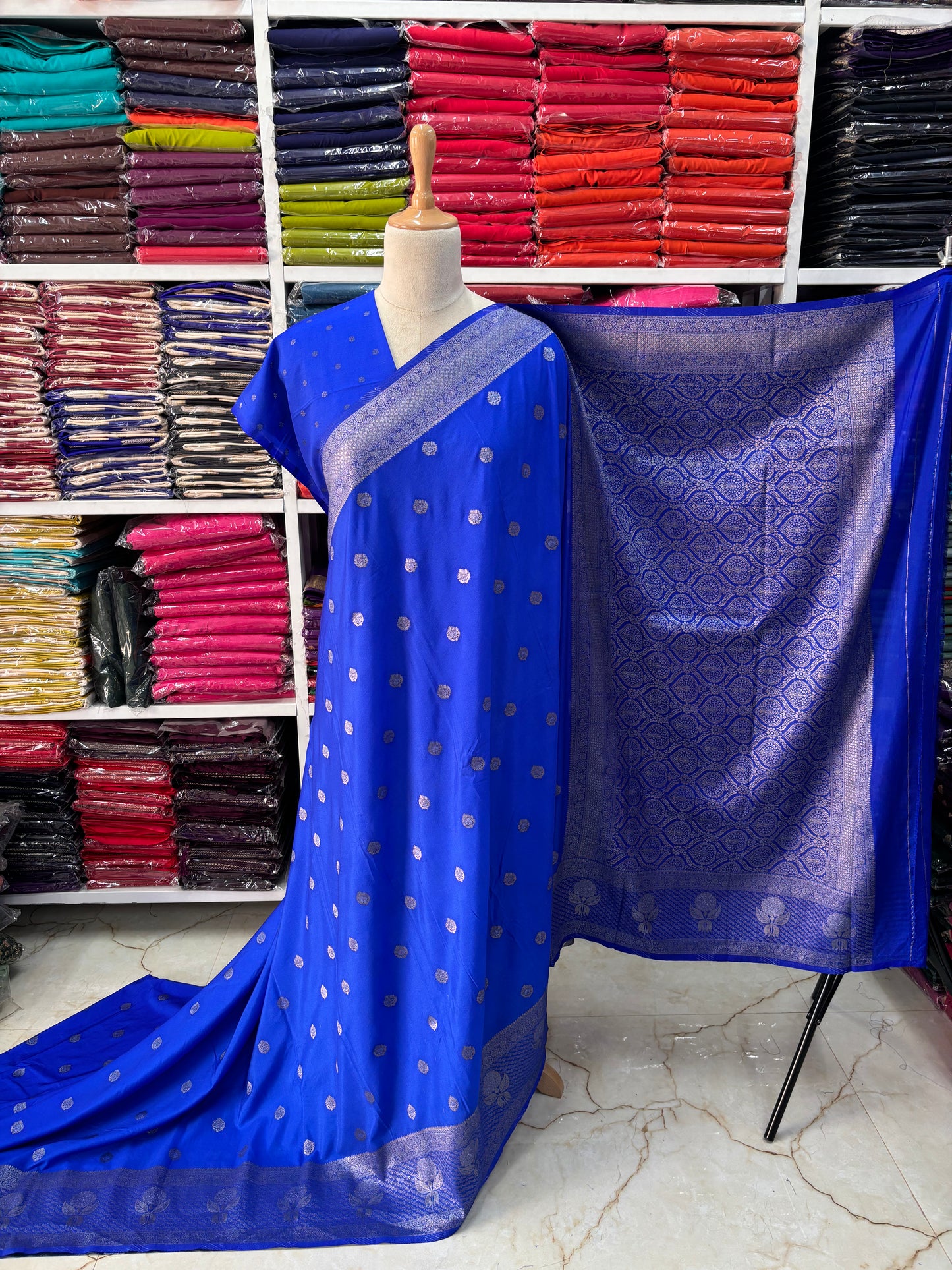 Banarasi Crepe (Floral Border and Grand Pallu)