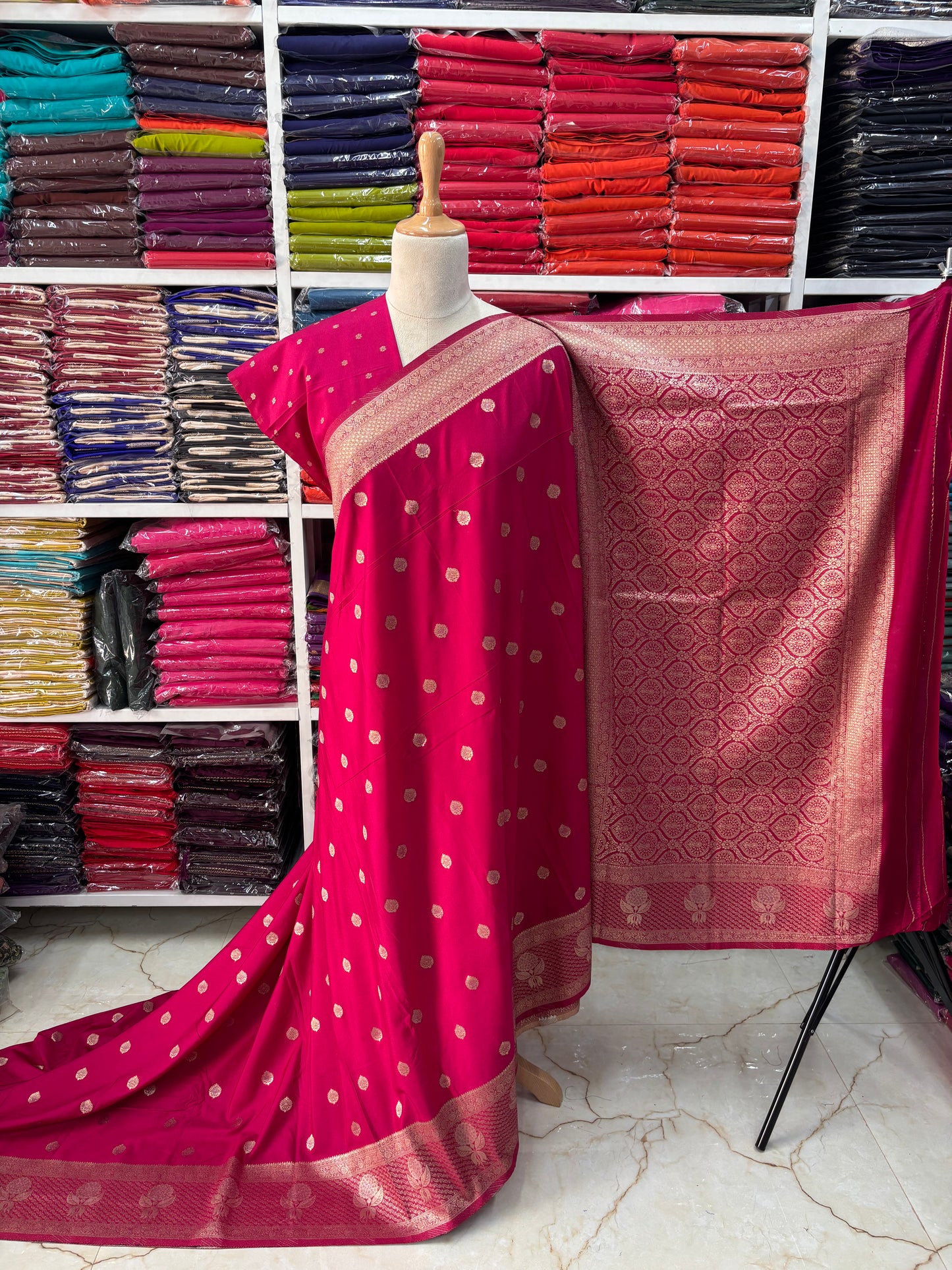 Banarasi Crepe (Floral Border and Grand Pallu)