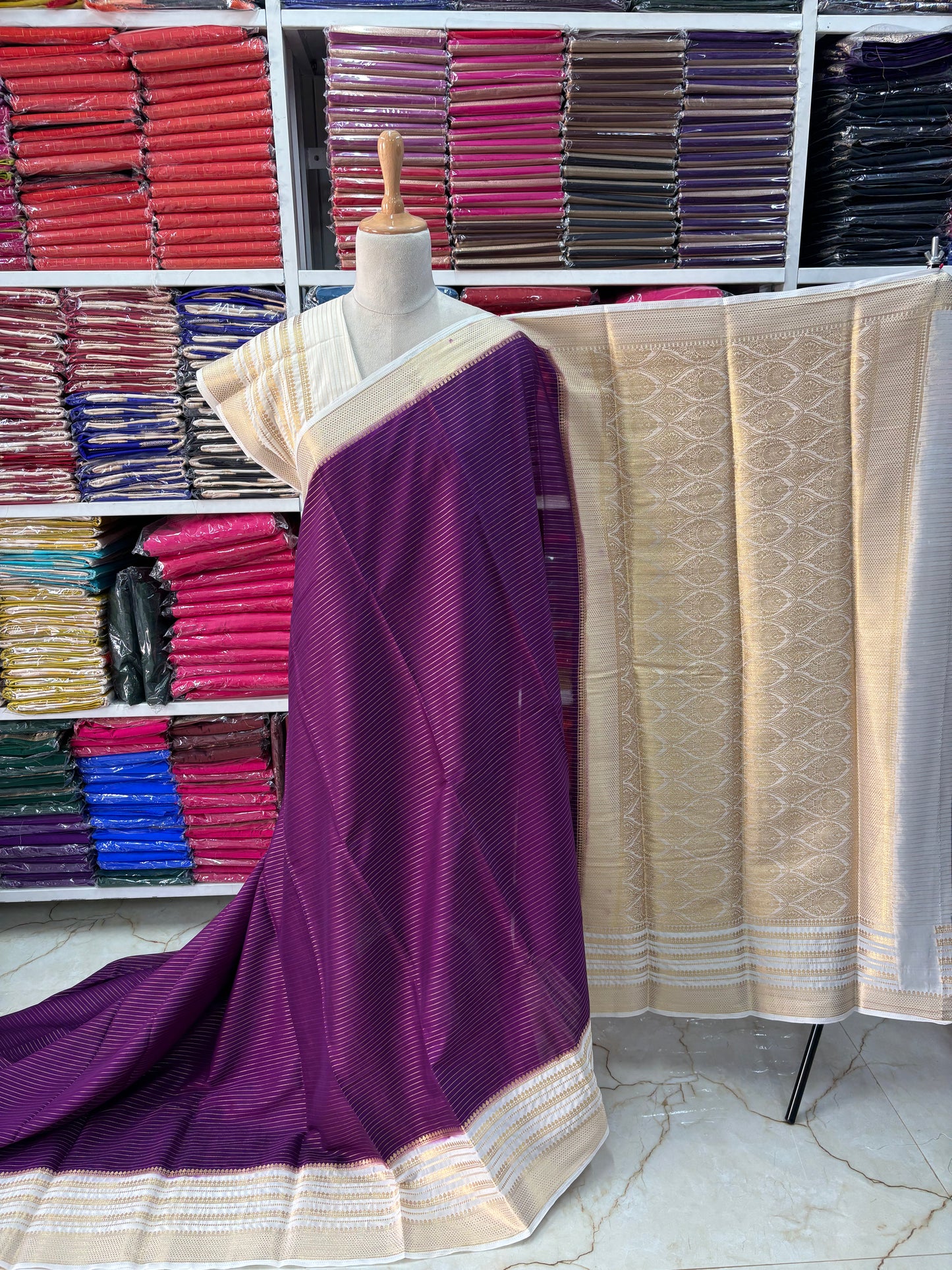 Semi Mysore Crepe (Horizontal Lines with Grand Pallu)