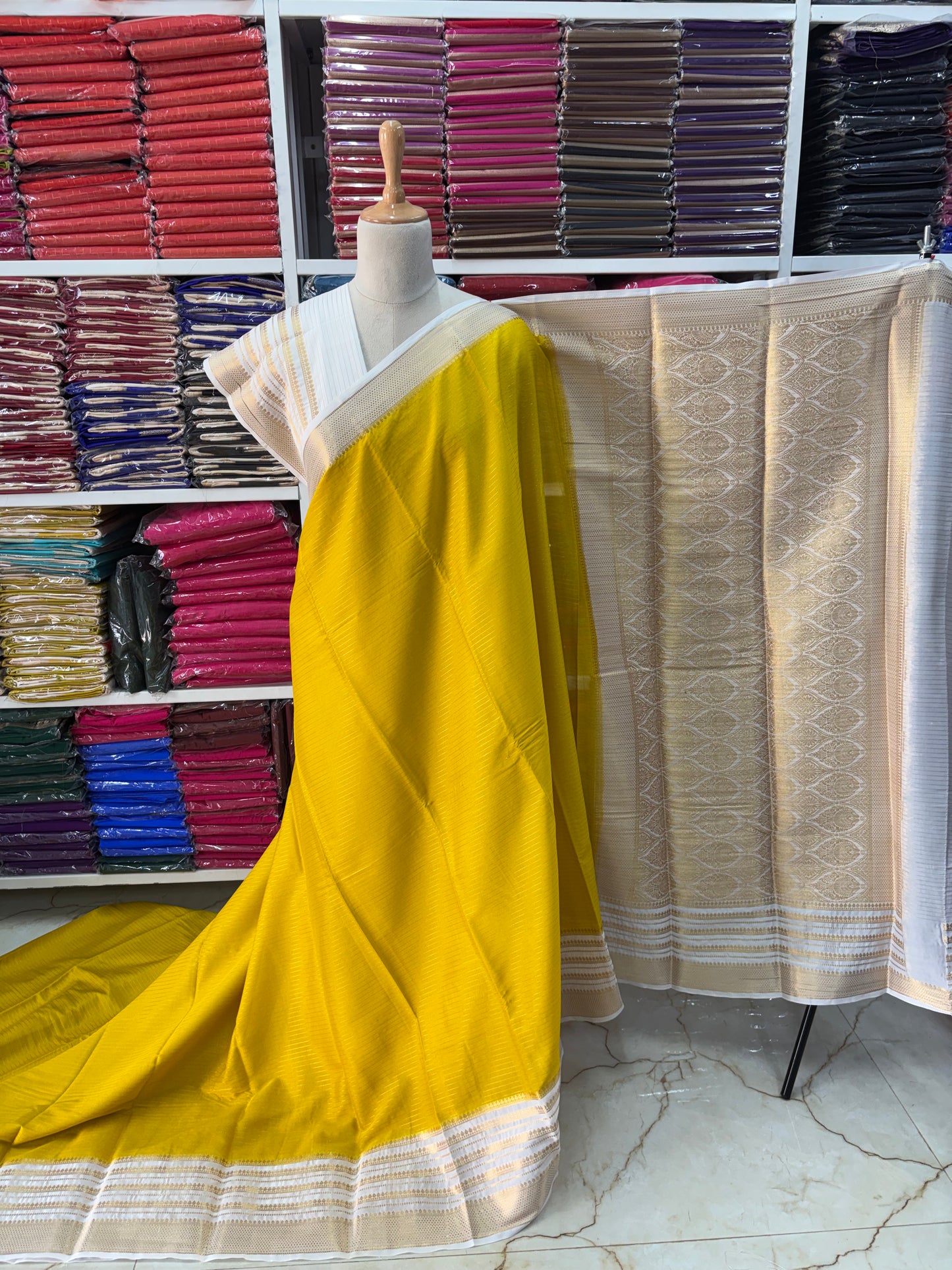 Semi Mysore Crepe (Horizontal Lines with Grand Pallu)