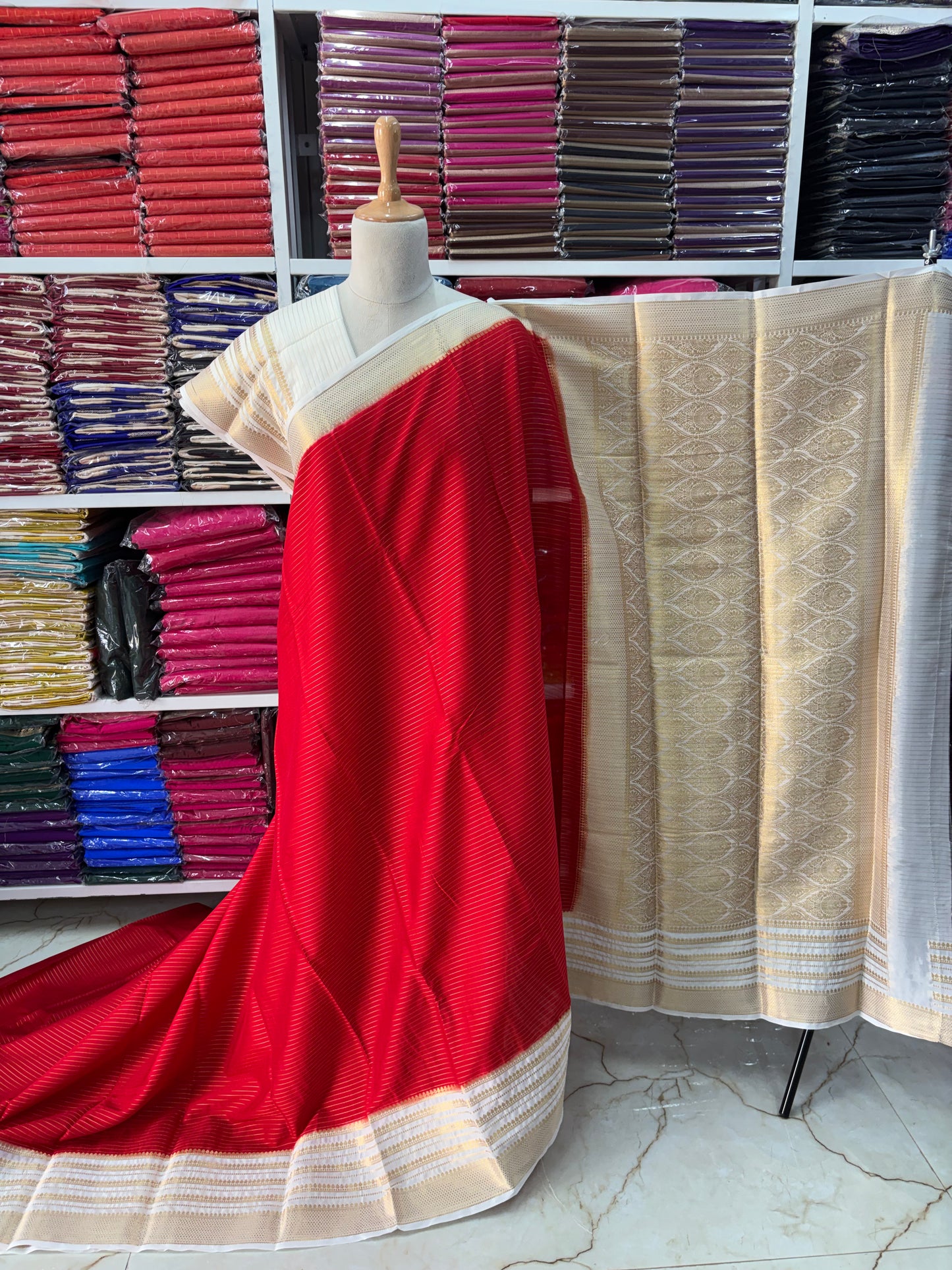 Semi Mysore Crepe (Horizontal Lines with Grand Pallu)