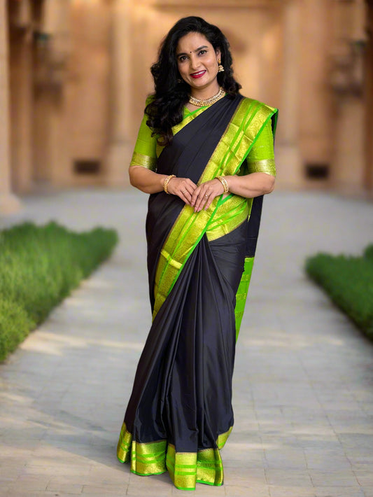 Semi Mysore Crepe (Contrast, Medium Sized Bentex Border)