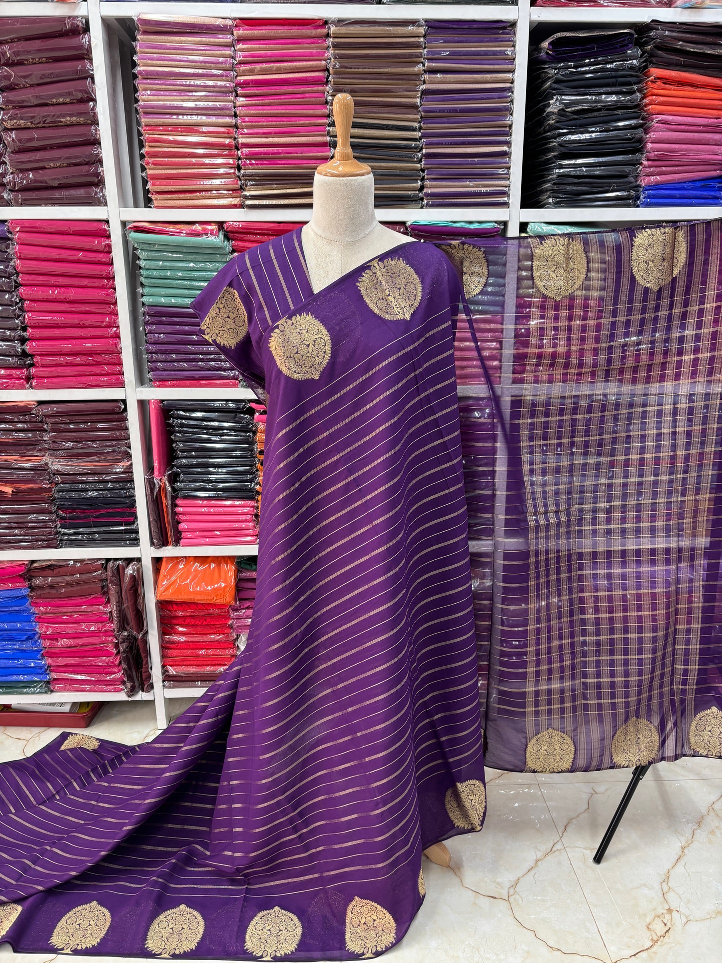 Georgette Chiffon (Borderless, Big Leaf Motifs Border)