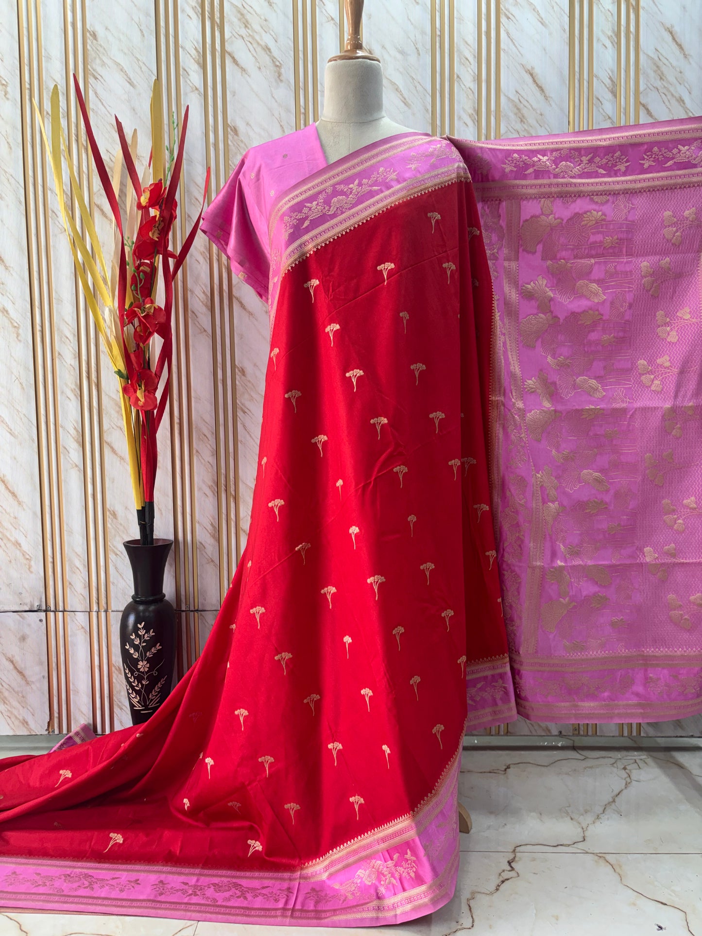 Dola Saree (Floral, Satin Bentex Border)