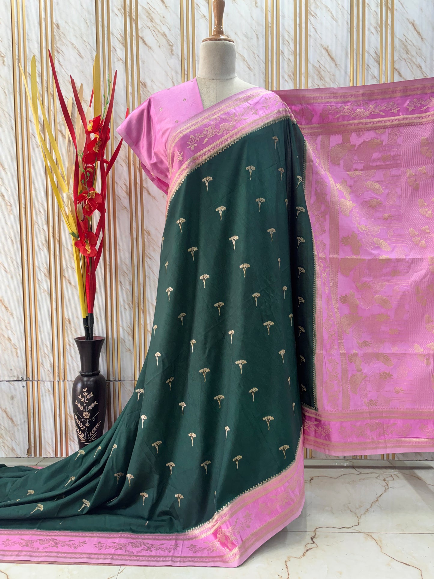 Dola Saree (Floral, Satin Bentex Border)