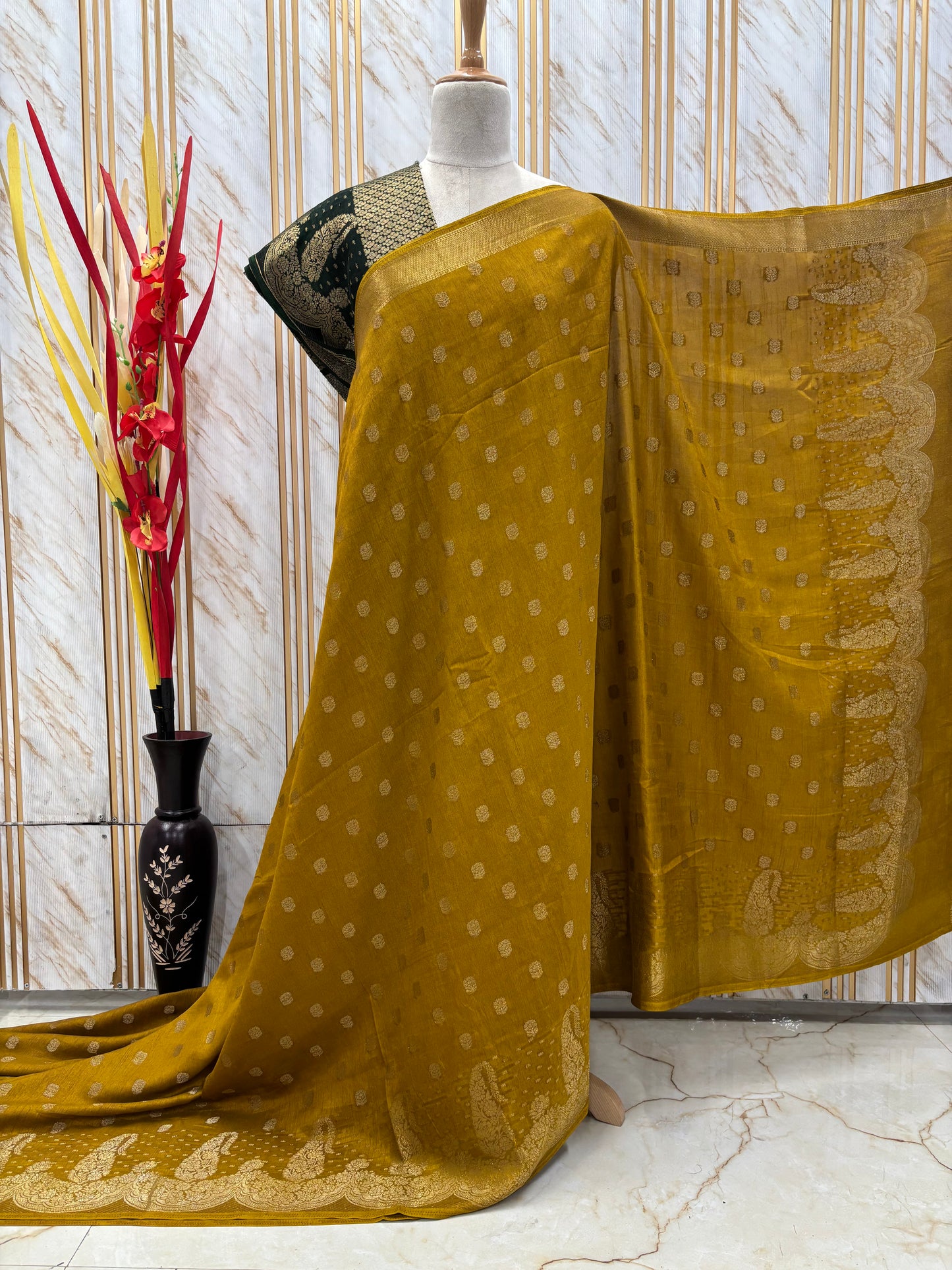 Soft Silk (Mango and Floral Scallop Border)