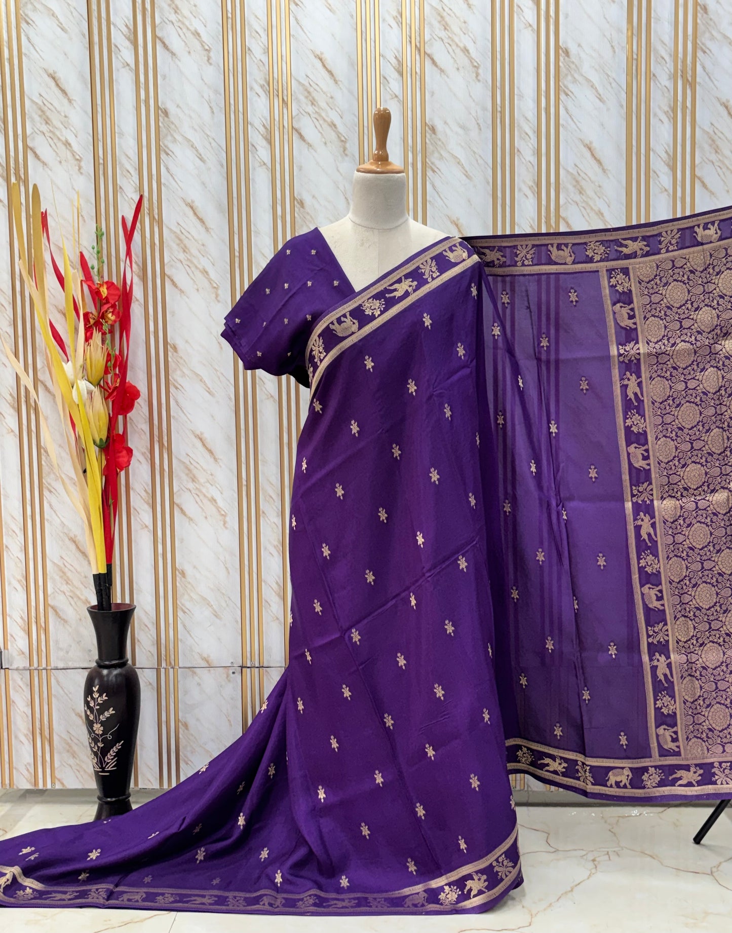 Viscose Saree (Elephant and Deer Border)