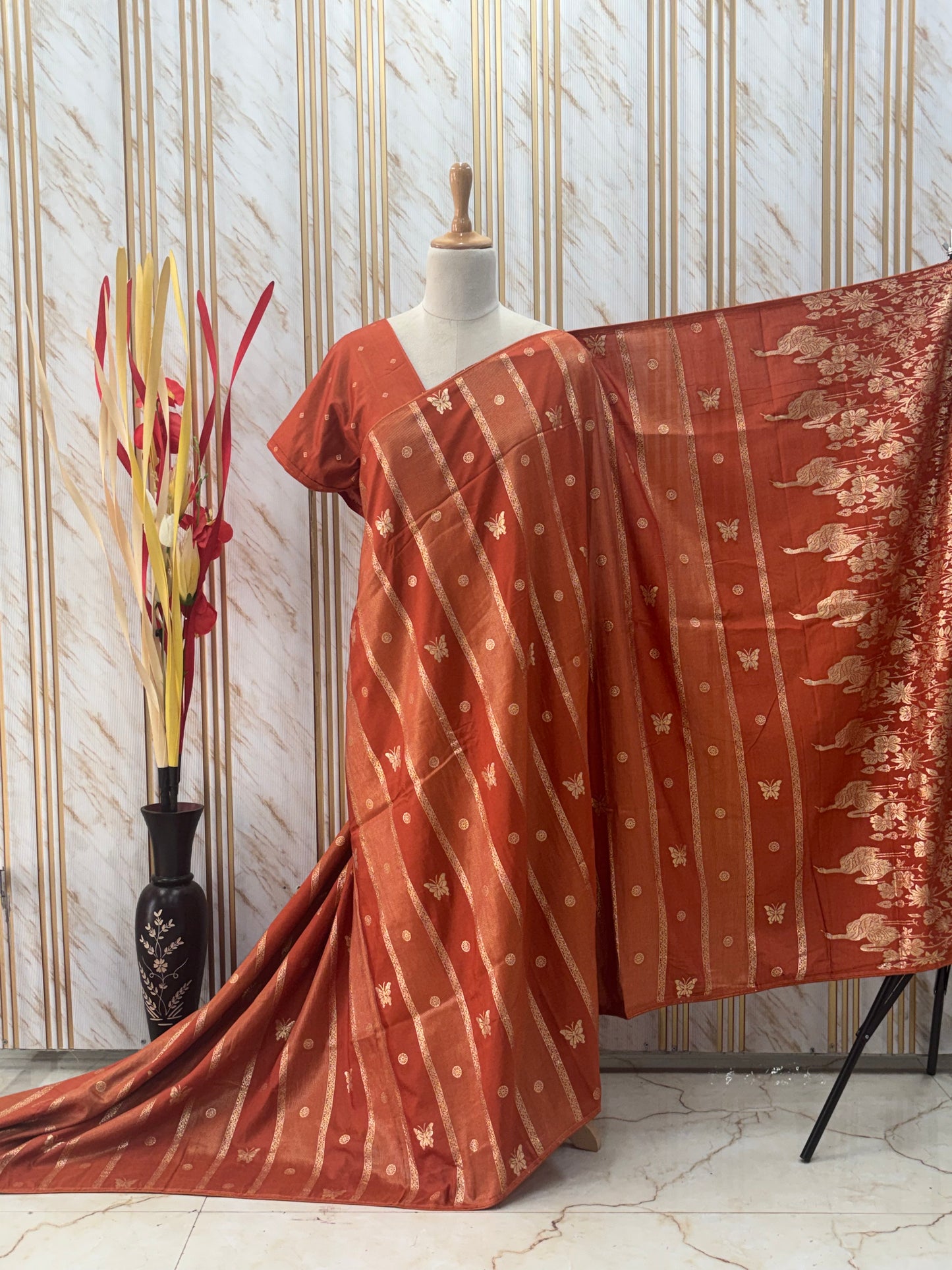 Dola Saree (Borderless, Butterfly Motifs)