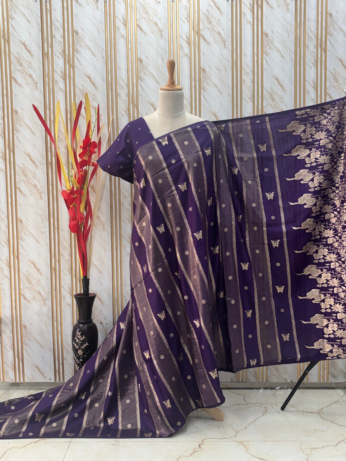 Dola Saree (Borderless, Butterfly Motifs)