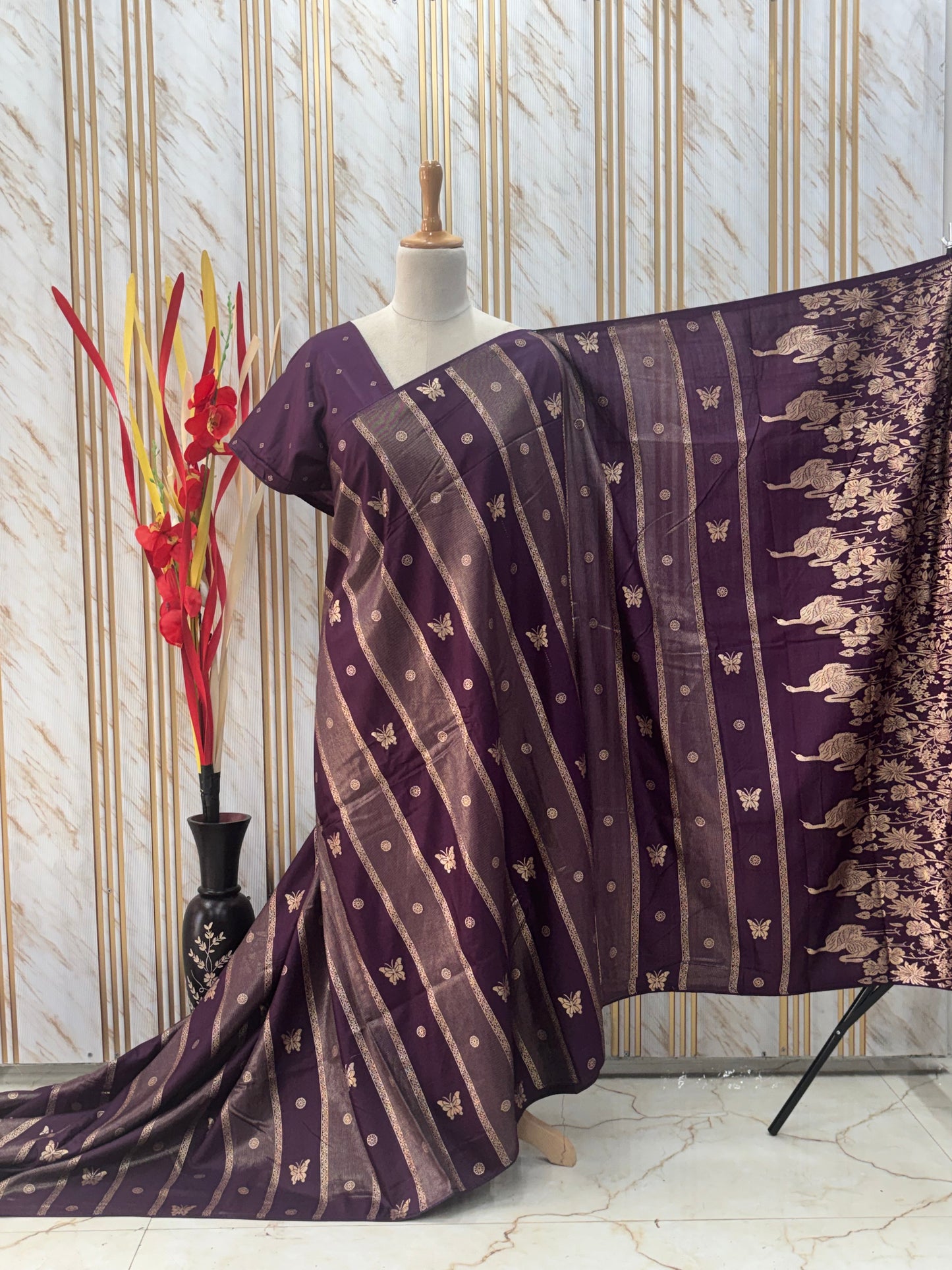 Dola Saree (Borderless, Butterfly Motifs)