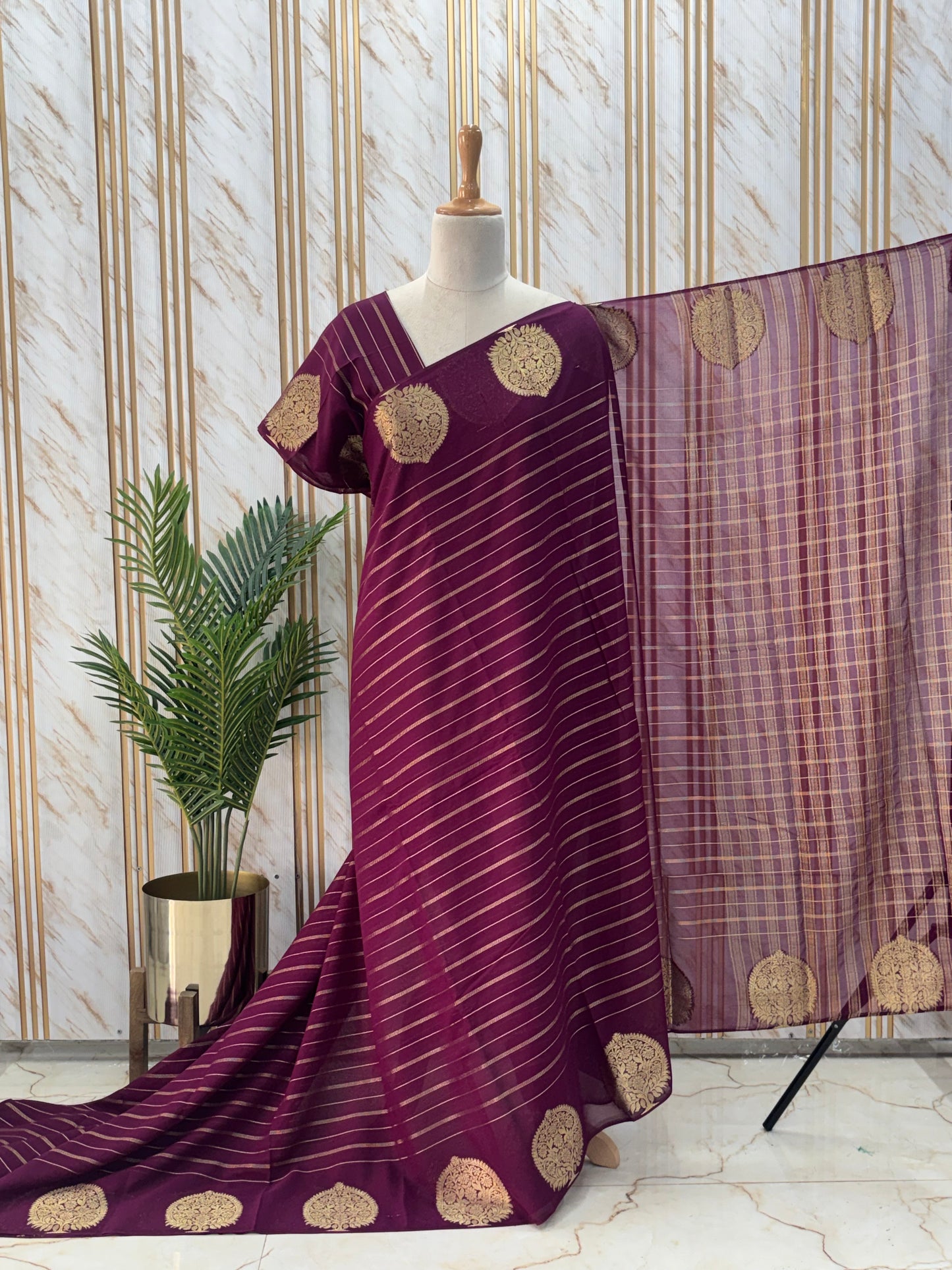 Georgette Chiffon (Borderless, Big Leaf Motifs Border)