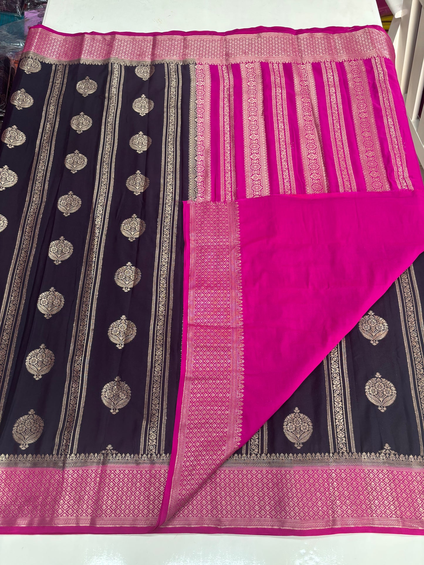 Semi Mysore Crepe (Premium, Round Motifs and Grand Chit Pallu)