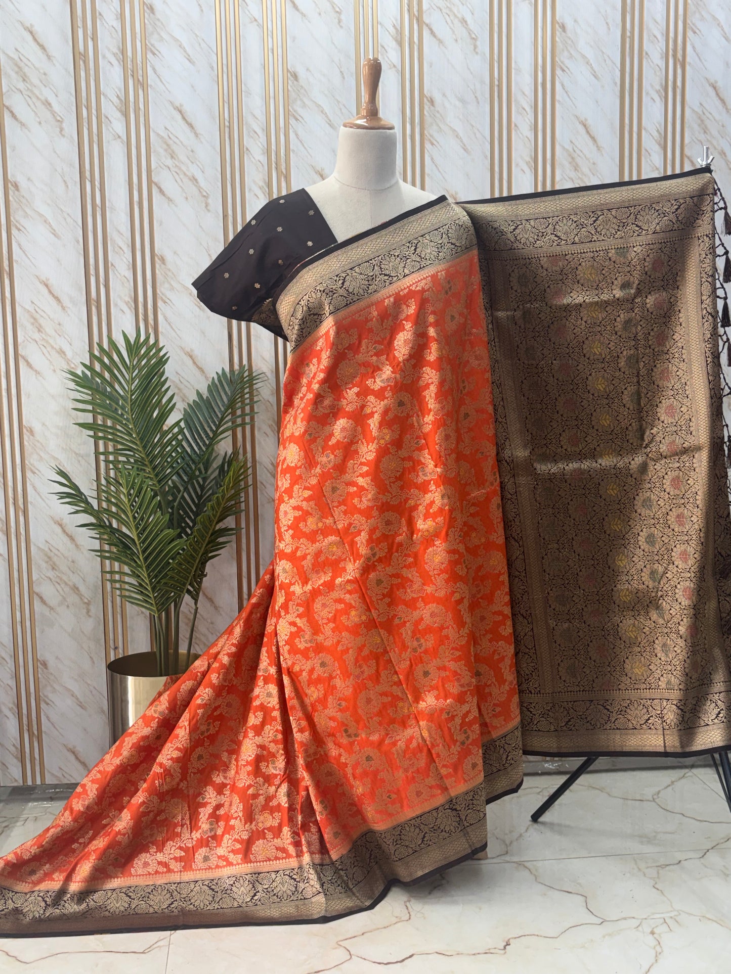 Banarasi Dola (Jaal Pattern with Grand Pallu)