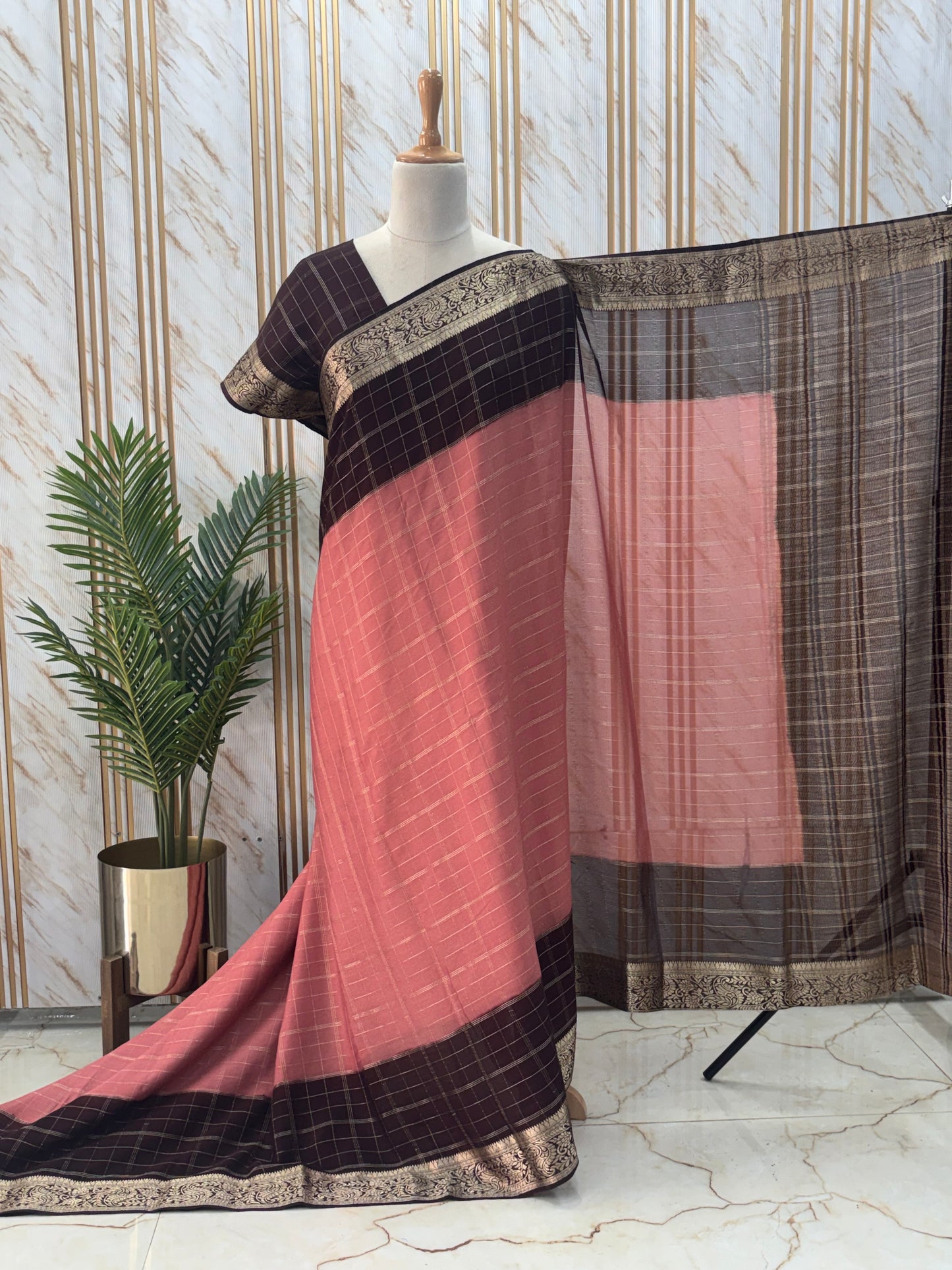 Chinnon Medium Size Ivory Jari Border