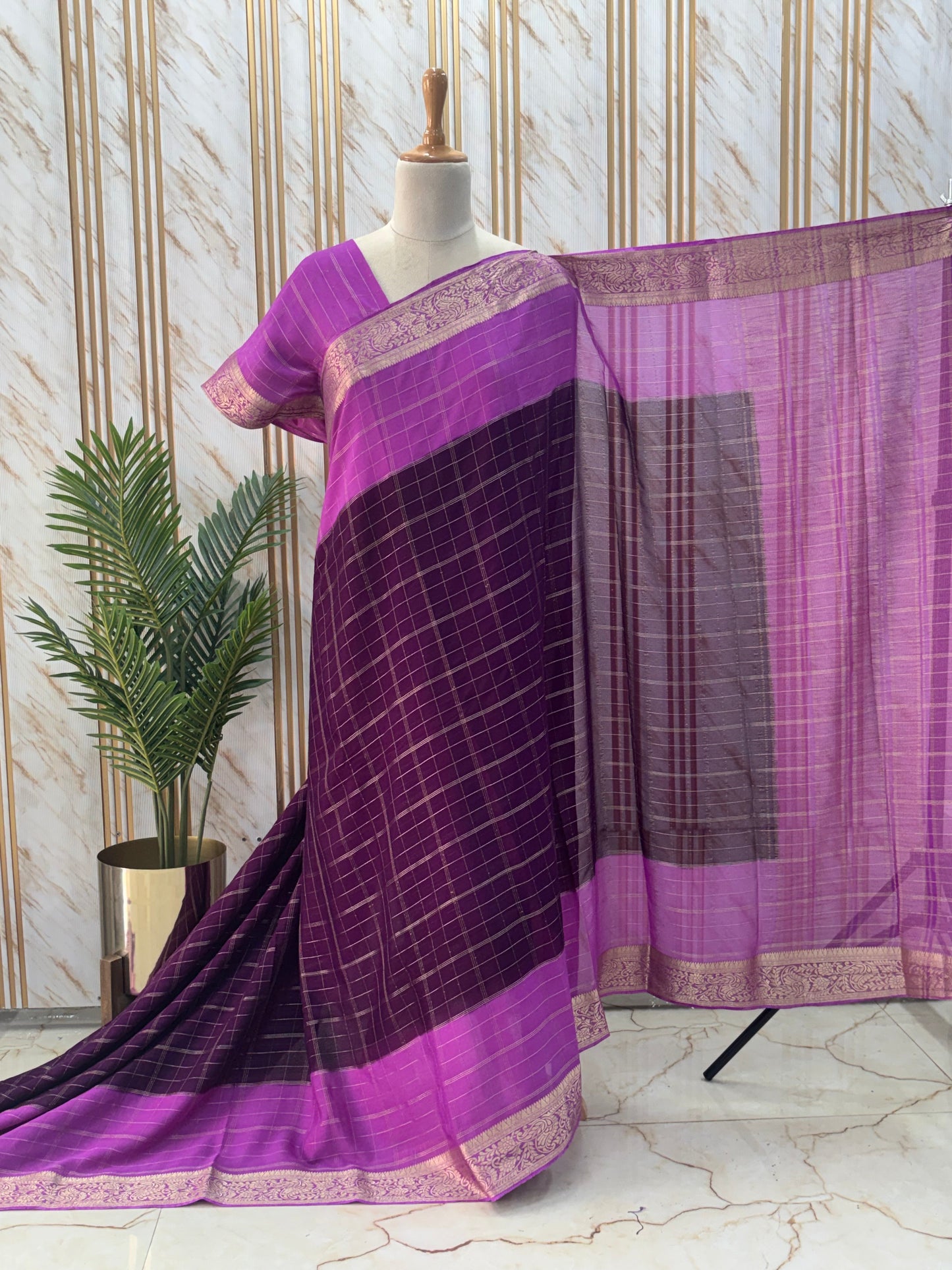 Chinnon Medium Size Ivory Jari Border