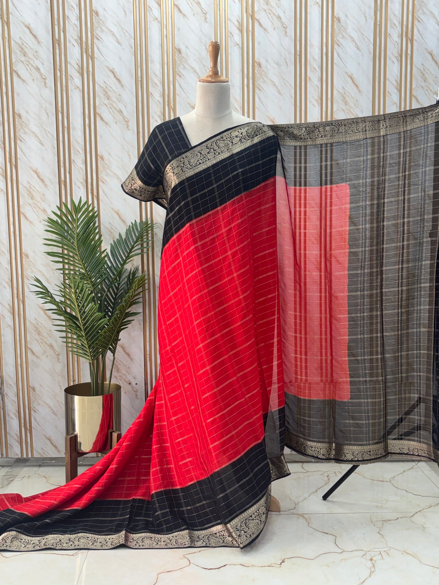 Chinnon Medium Size Ivory Jari Border