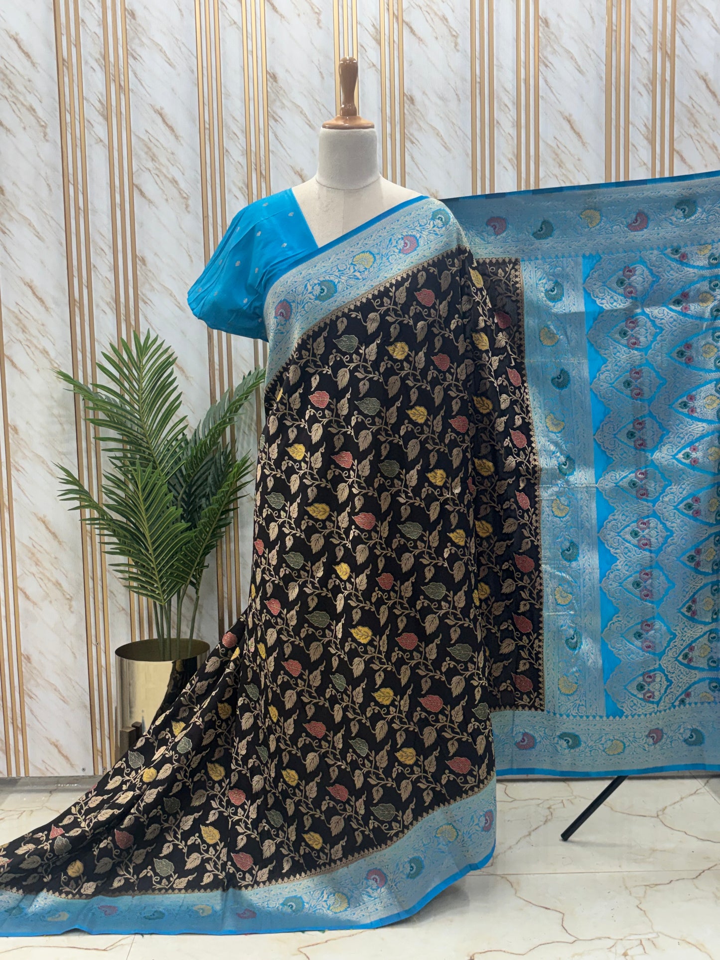 Banarasi Dola (Leaf Jaal and Meena)