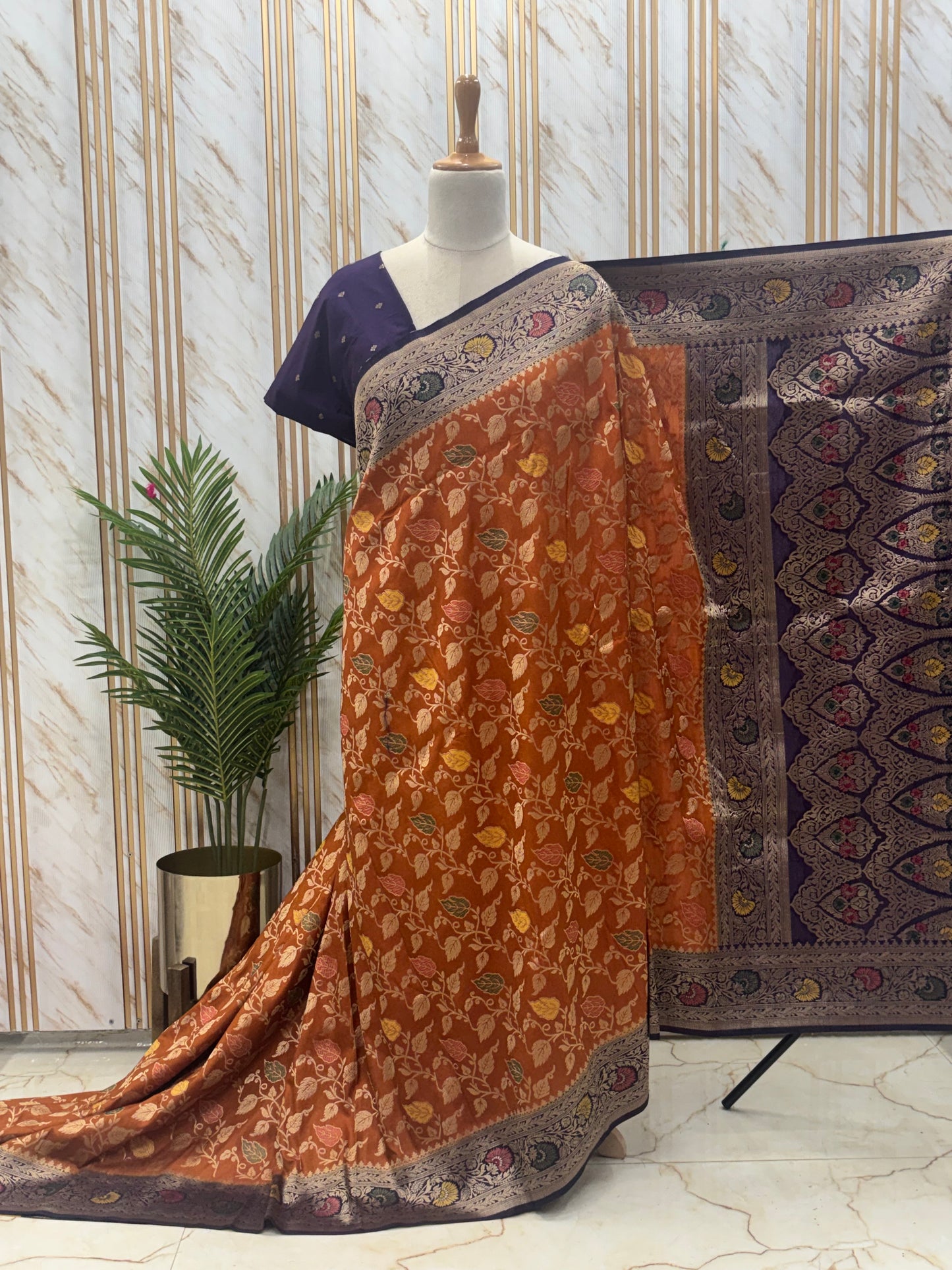 Banarasi Dola (Leaf Jaal and Meena)