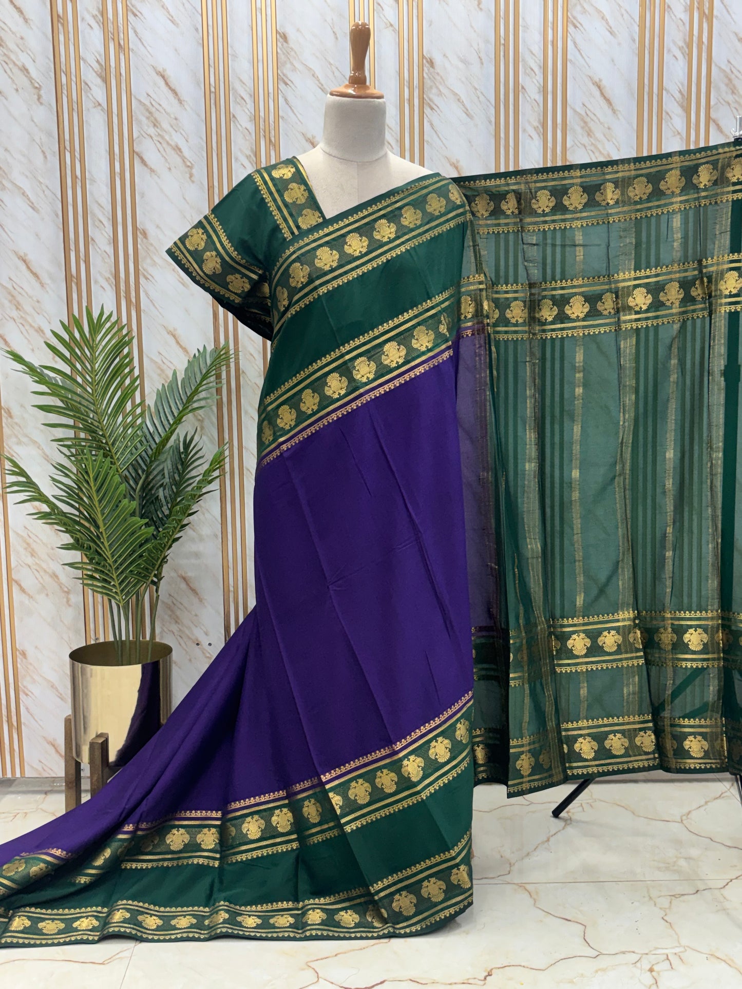 Semi Mysore Crepe(Contrast, Gandaberunda Bentex Border)