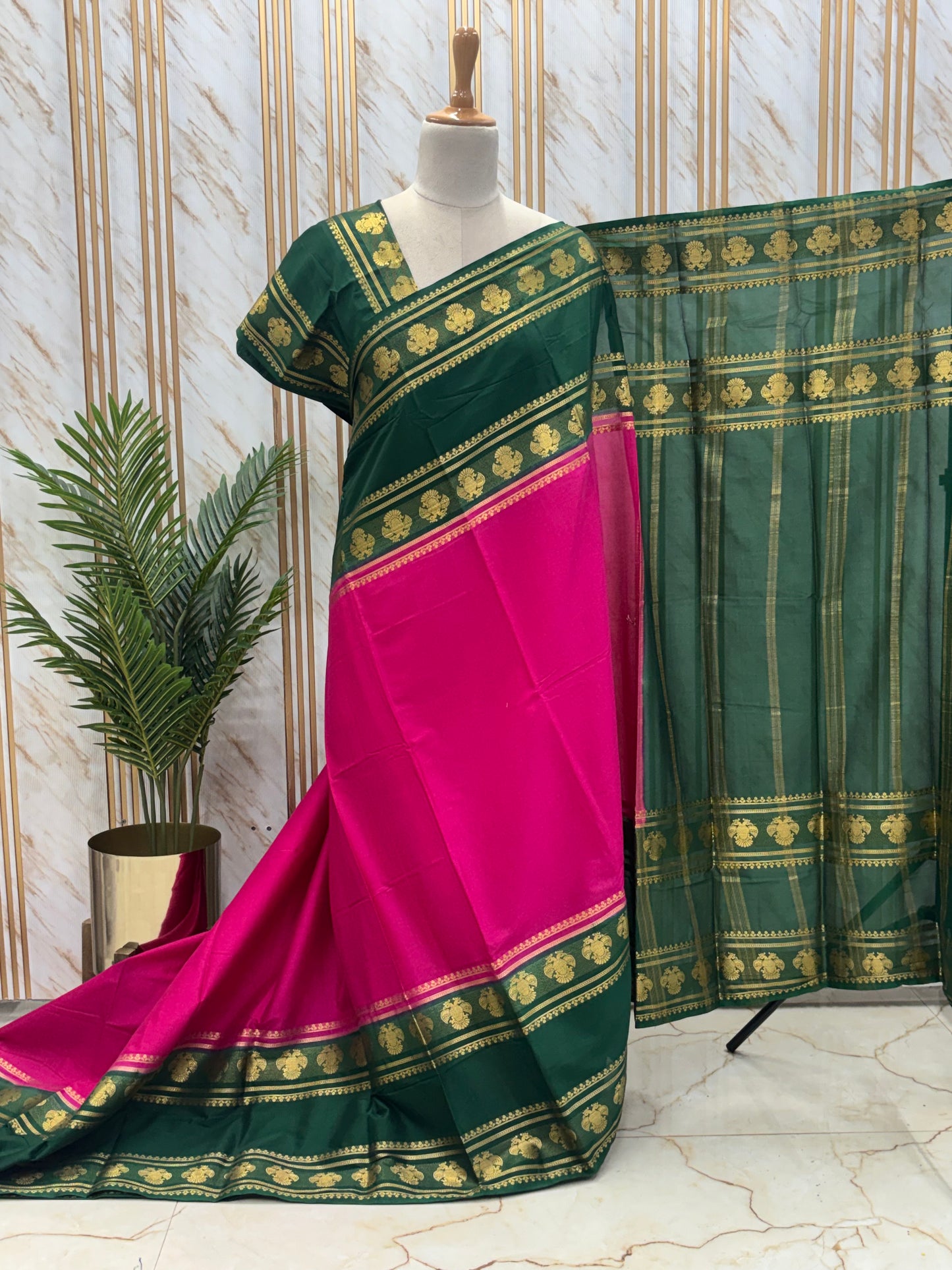 Semi Mysore Crepe(Contrast, Gandaberunda Bentex Border)