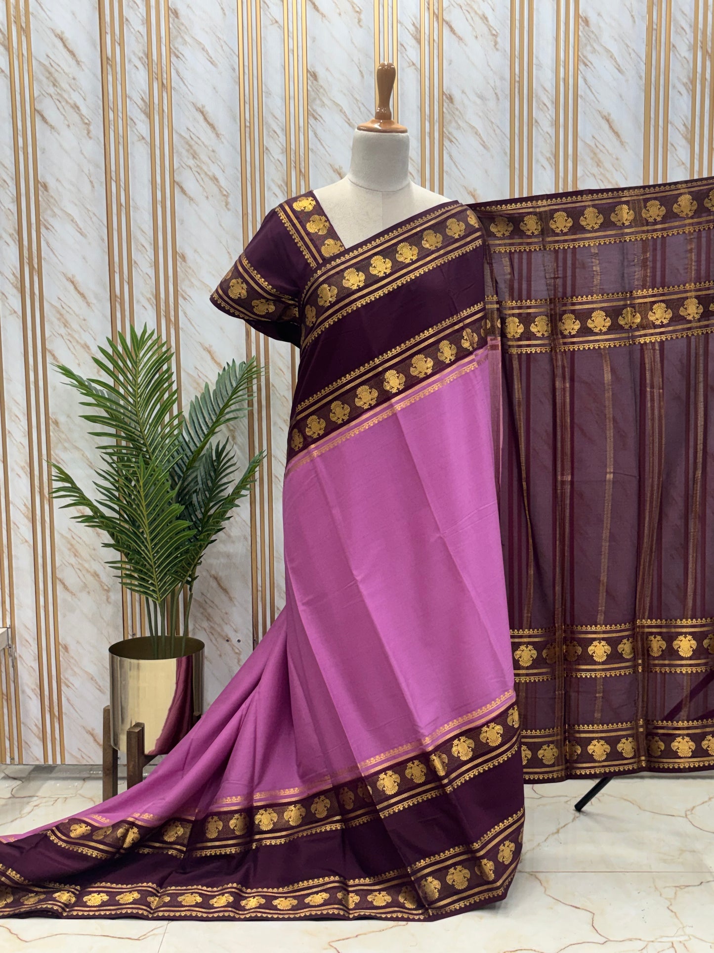 Semi Mysore Crepe(Contrast, Gandaberunda Bentex Border)