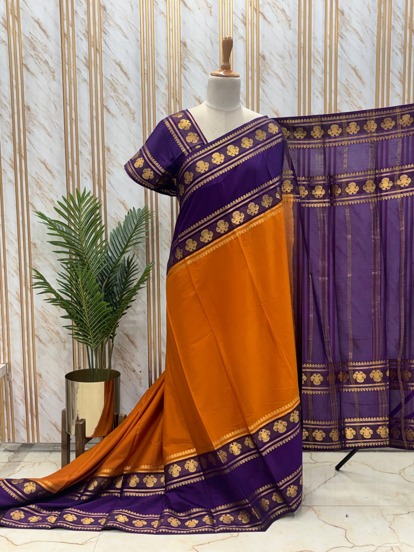 Semi Mysore Crepe(Contrast, Gandaberunda Bentex Border)