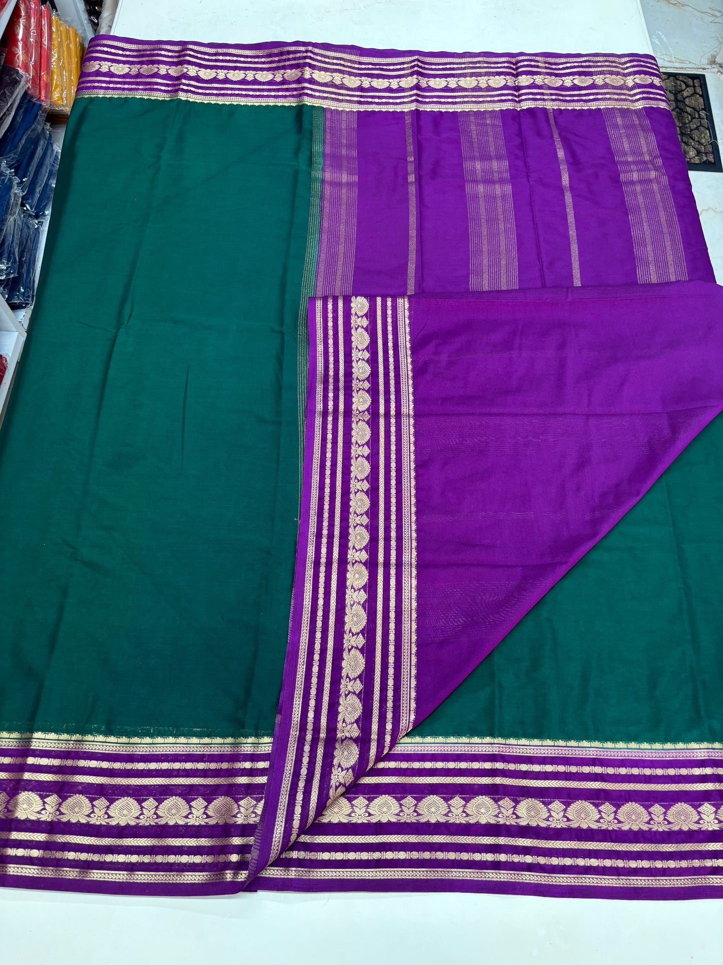 Semi Mysore Crepe (Mushroom Sequence Medium Border)