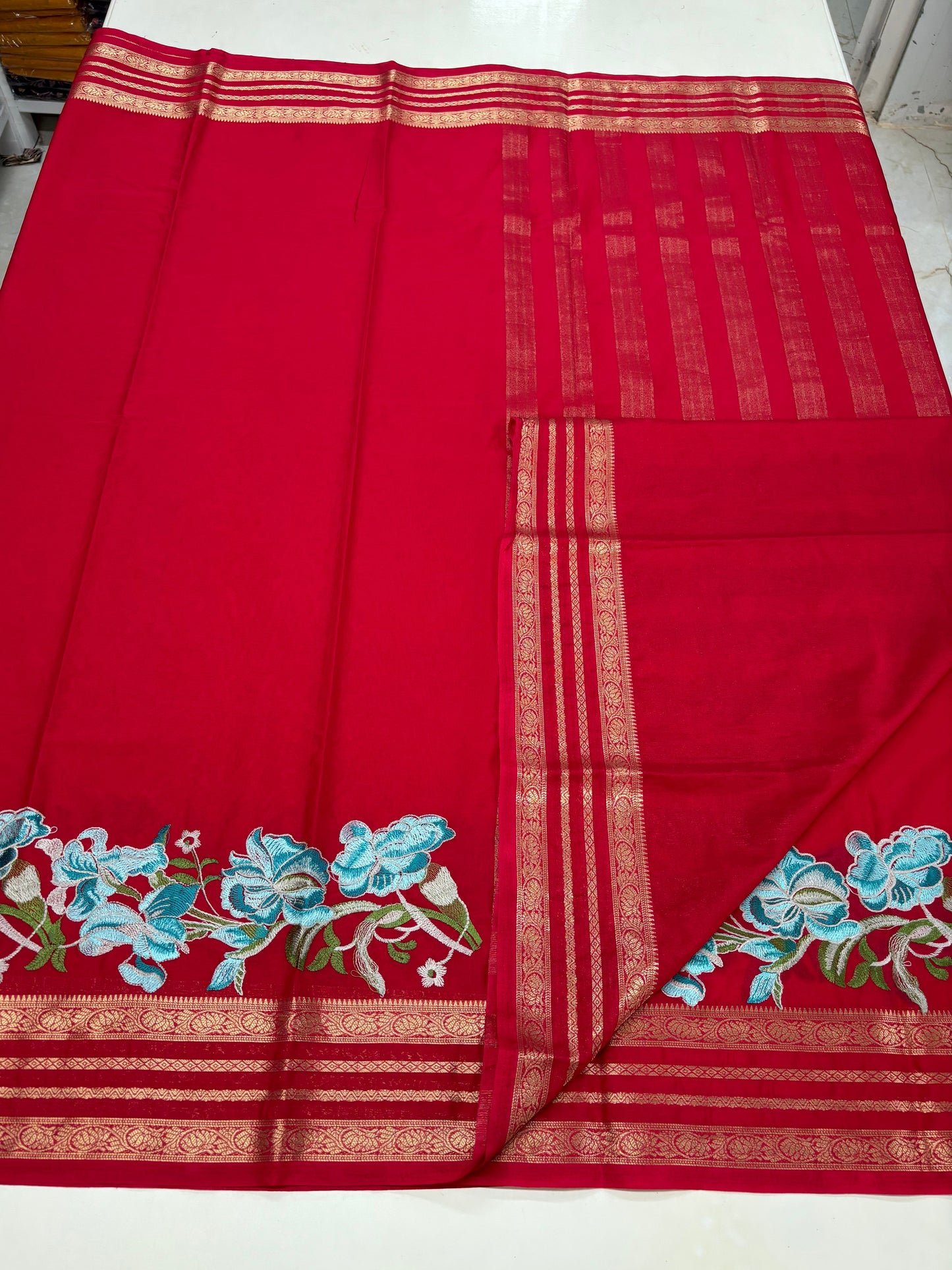 Semi Mysore Crepe (Floral Embroidery, Lotus Bentex Border)