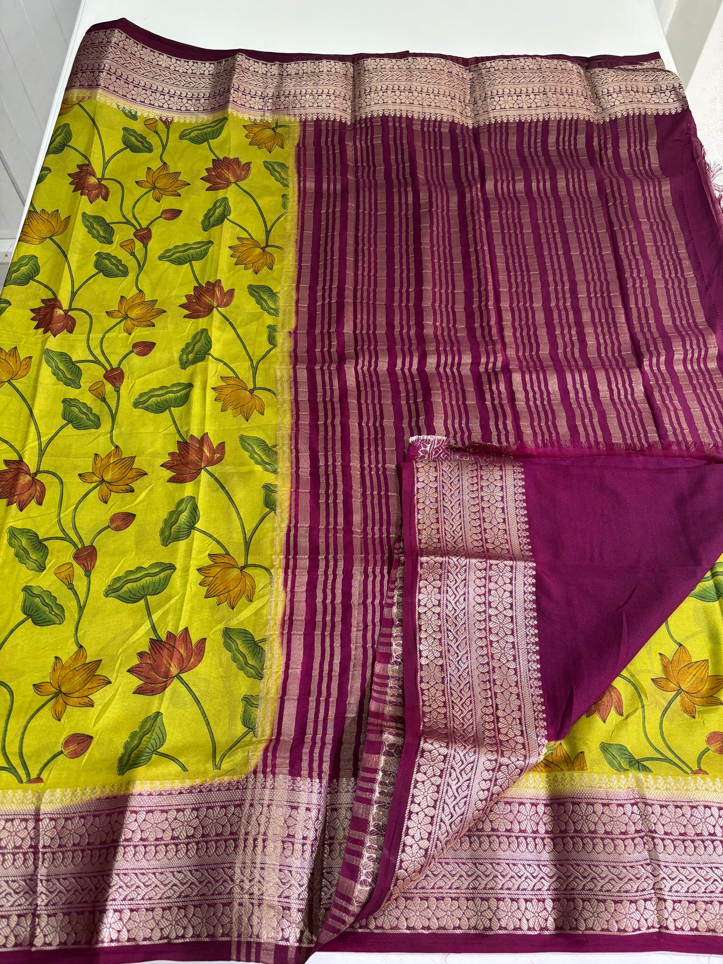 Printed Semi Mysore Crepe (Floral Print)