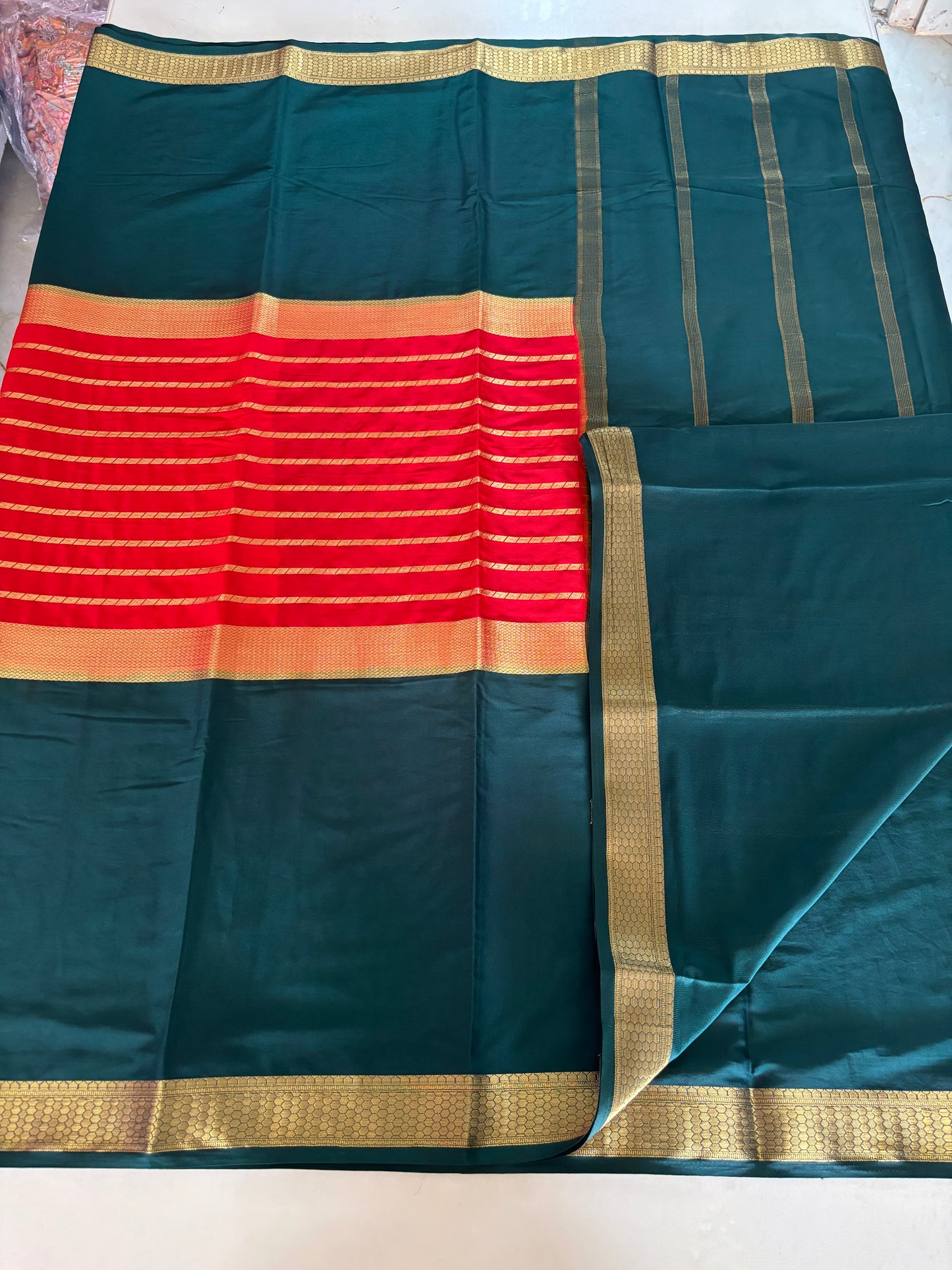 Semi Mysore Crepe (2D, Center Horizontal Lines)