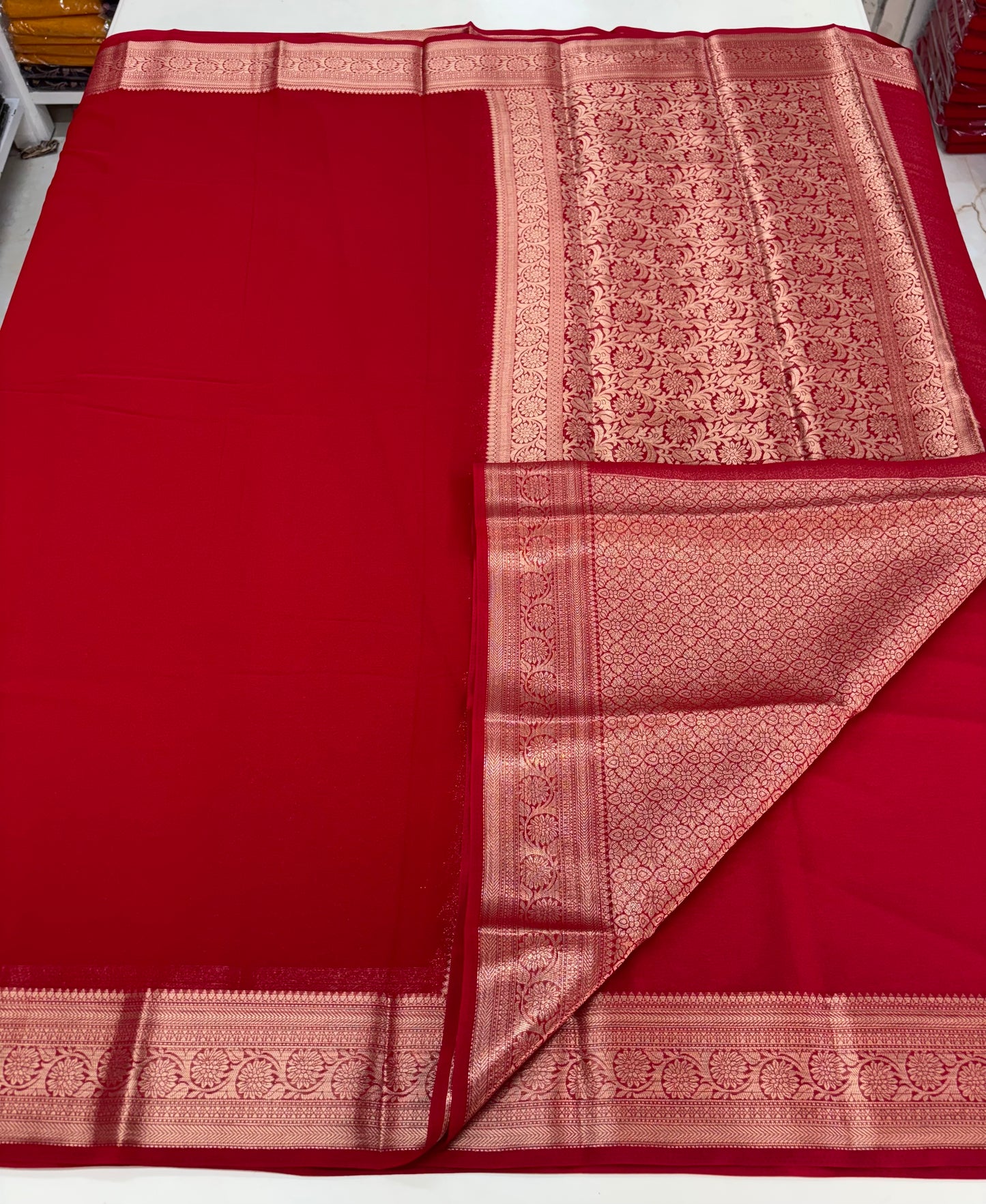 Georgette Chiffon (Grand Floral Pallu and Brocade Blouse)