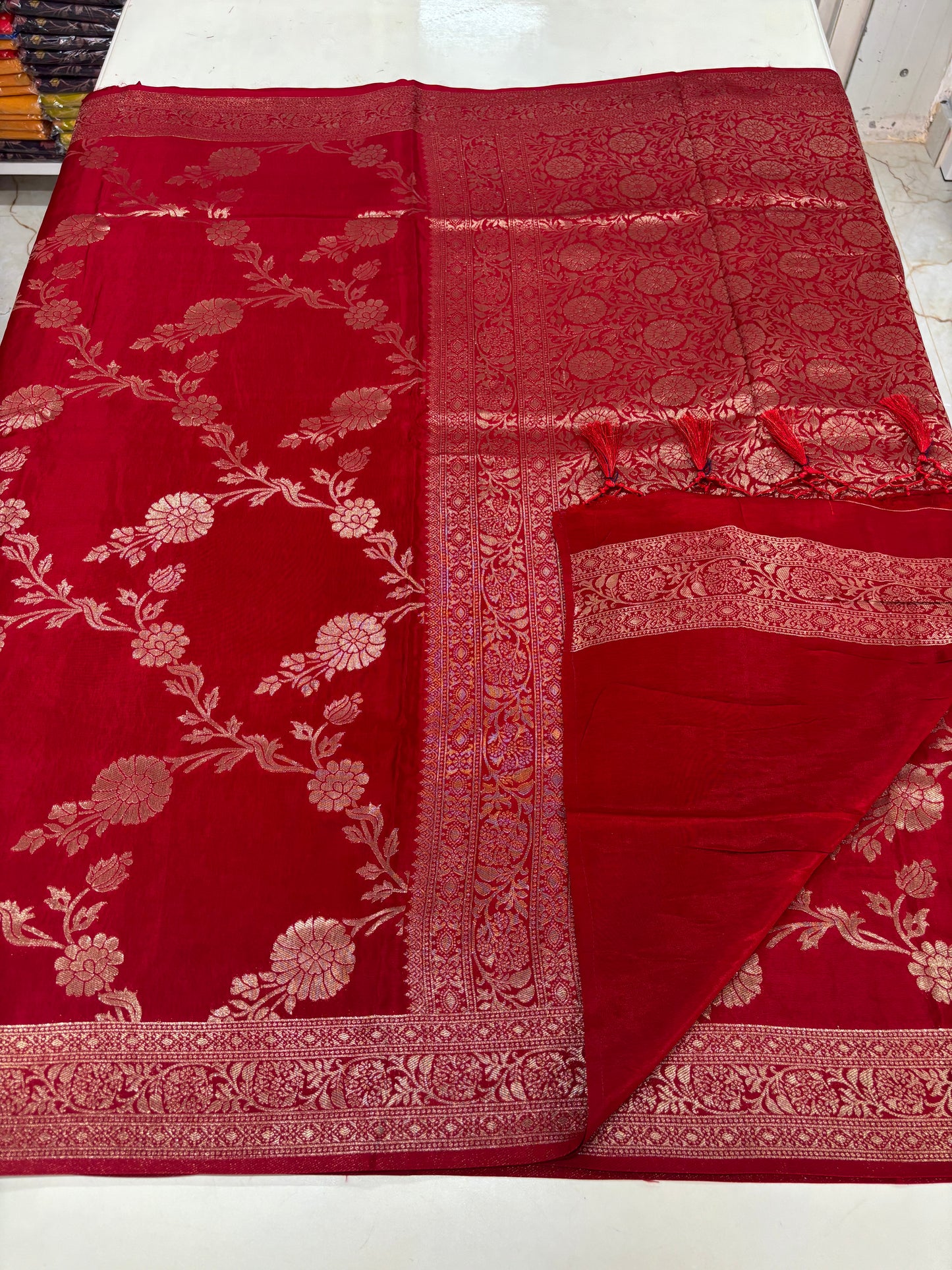 Banarasi Viscose Saree (Premium, Floral Jal, Rich Pallu)