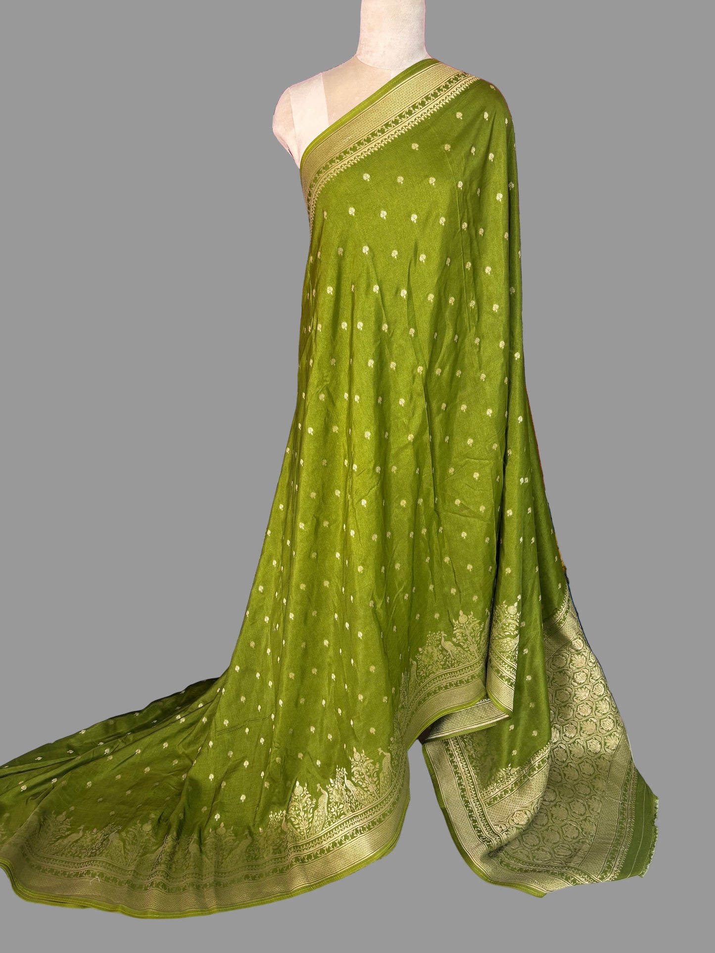 Banarasi Viscose Saree (Premium, Motifs Body, Peacock Border)