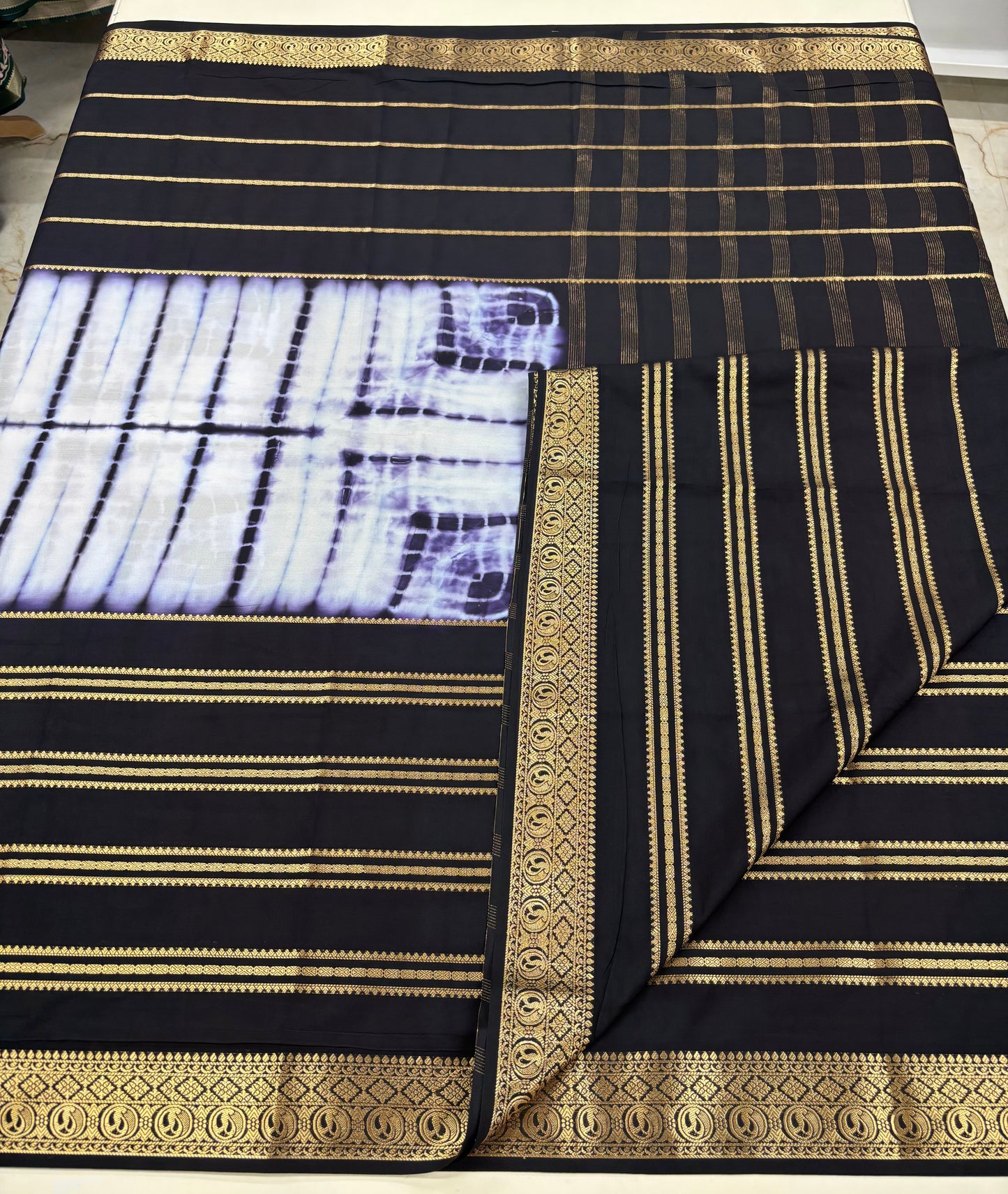 Semi Mysore Crepe (Shibori Dyed 2D, Golden Zari Horizontal Lines)