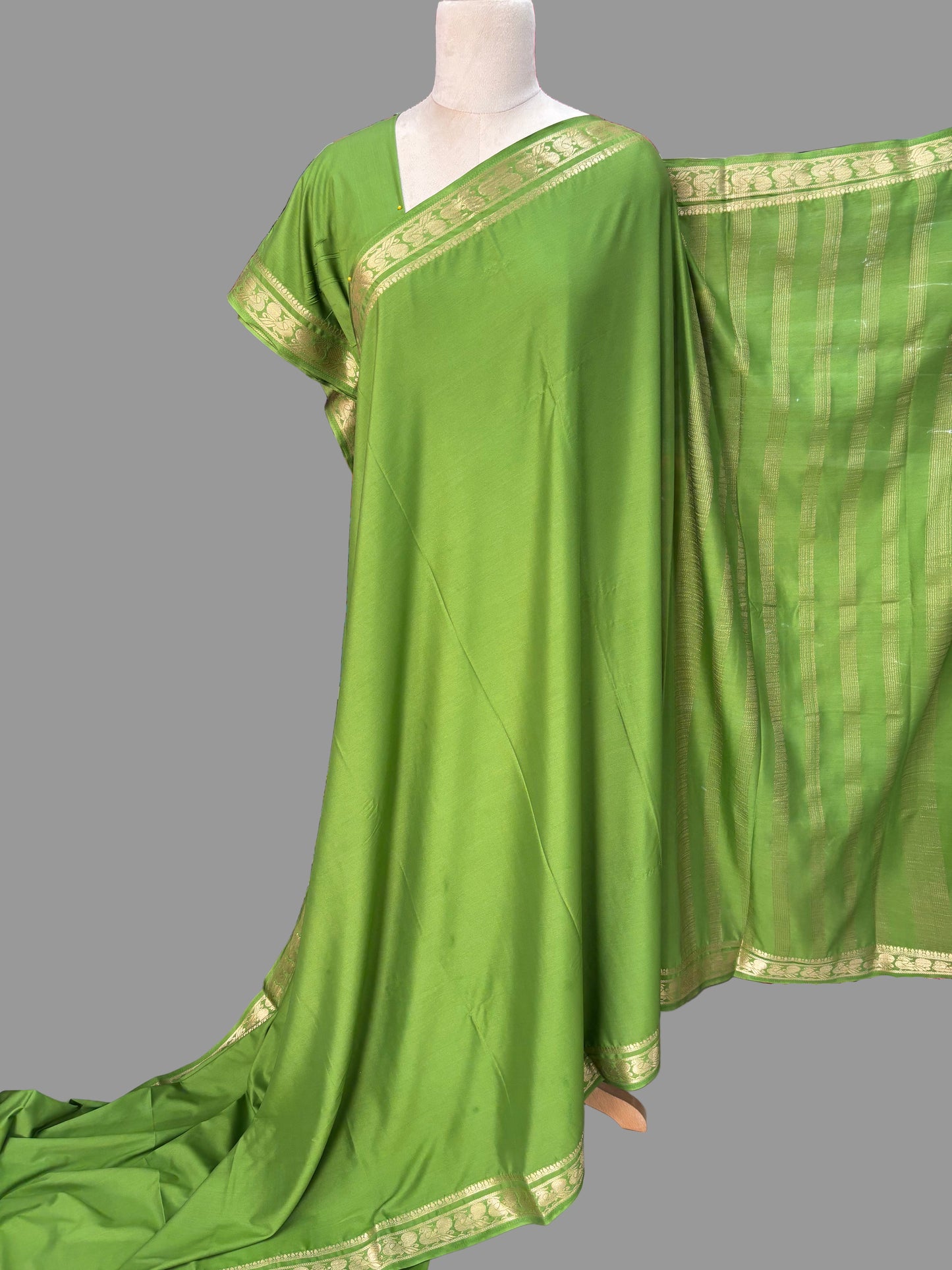 Semi Mysore Crepe (Self, Peacock Marching Border)